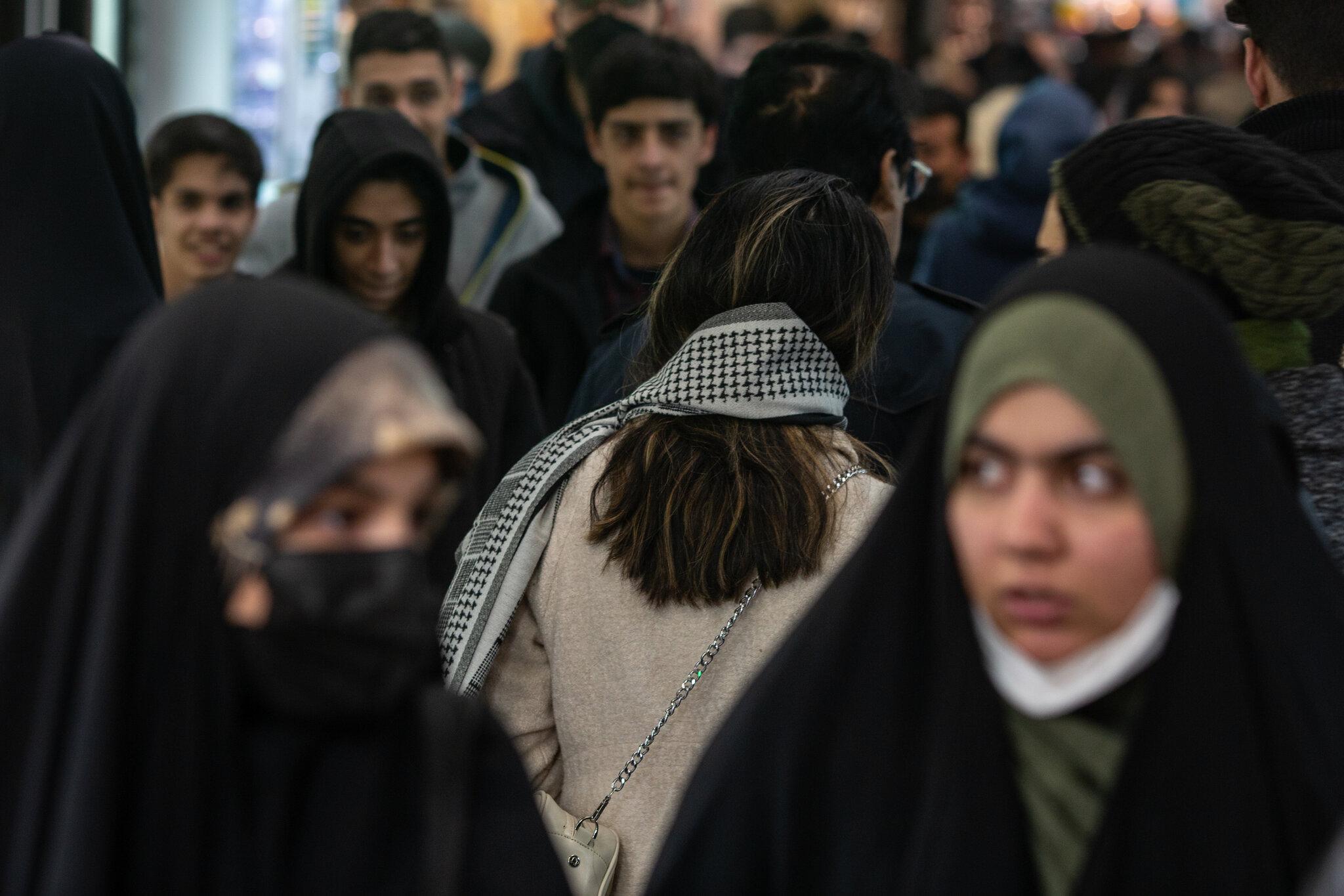 Ιράν: Δύο νεαρές γυναίκες συνελήφθησαν επειδή χόρεψαν δημοσίως