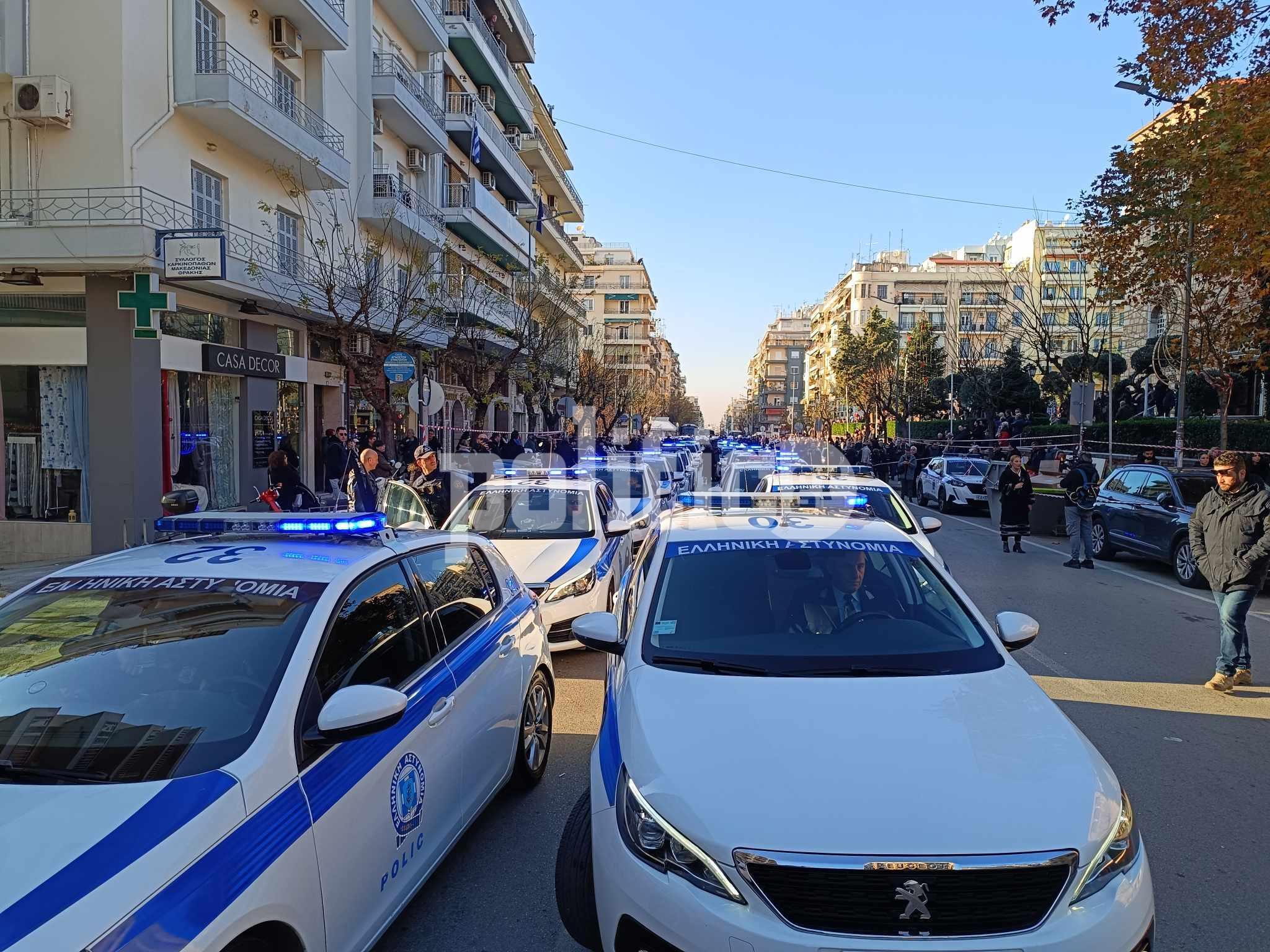 Θεσσαλονίκη: Με μεγάλη αυτοκινητοπομπή και σειρήνες απέτισαν φόρο τιμής οι συνάδελφοι του Γ. Λυγγερίδη που σκοτώθηκε στου Ρέντη (ΒΙΝΤΕΟ)