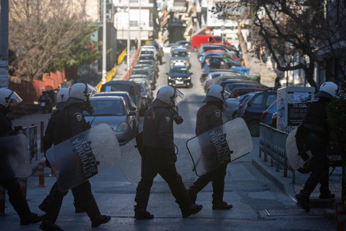 Πατήσια: Στις 17 οι προσαγωγές ανάμεσα στις συγκρούσεις μεταξύ νεαρών και αστυνομίας