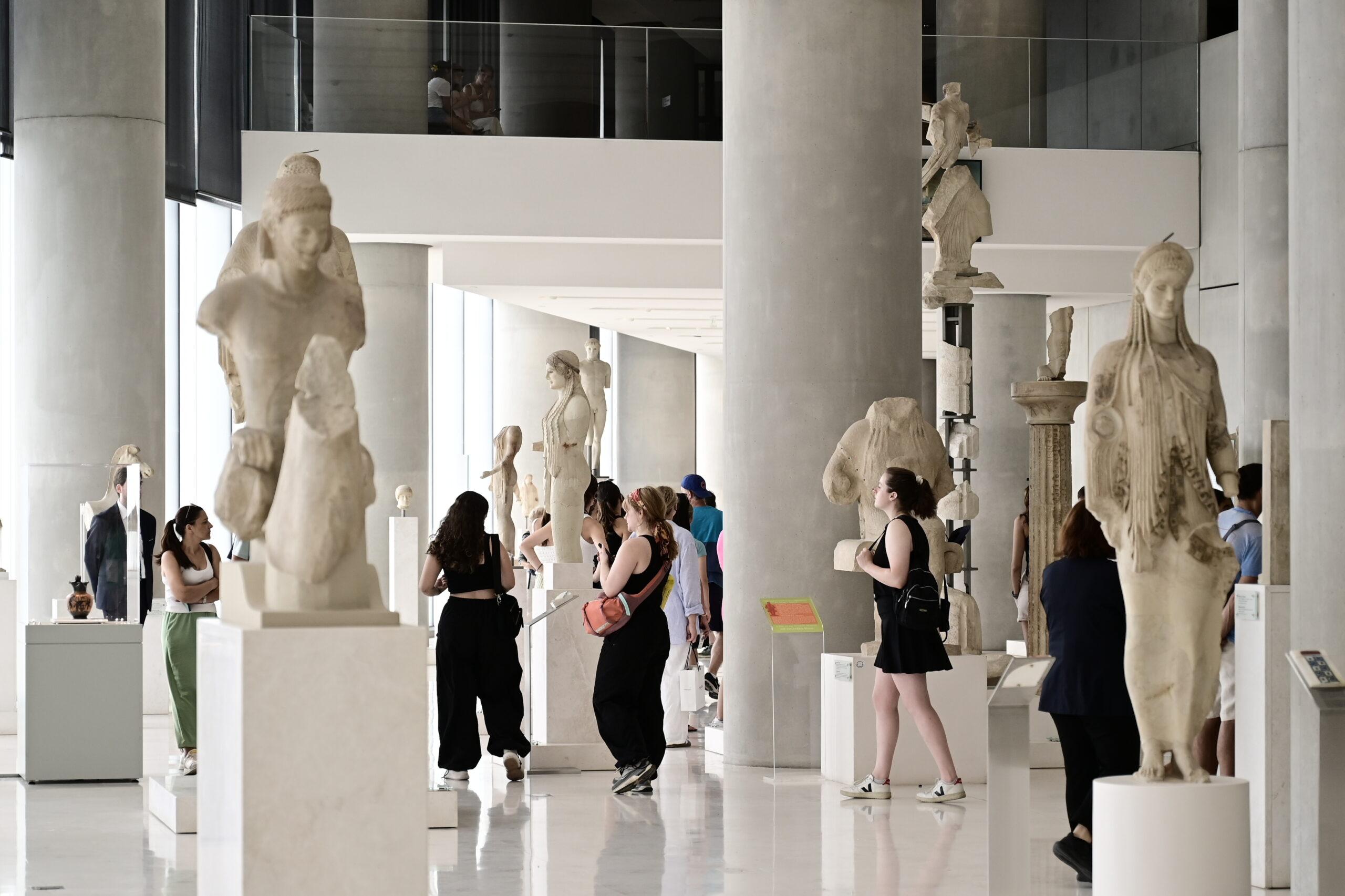 «Τα Γλυπτά του Παρθενώνα πρέπει να επιστραφούν στην Ελλάδα» τονίζει ένας εκ των ηγετών του Brexit