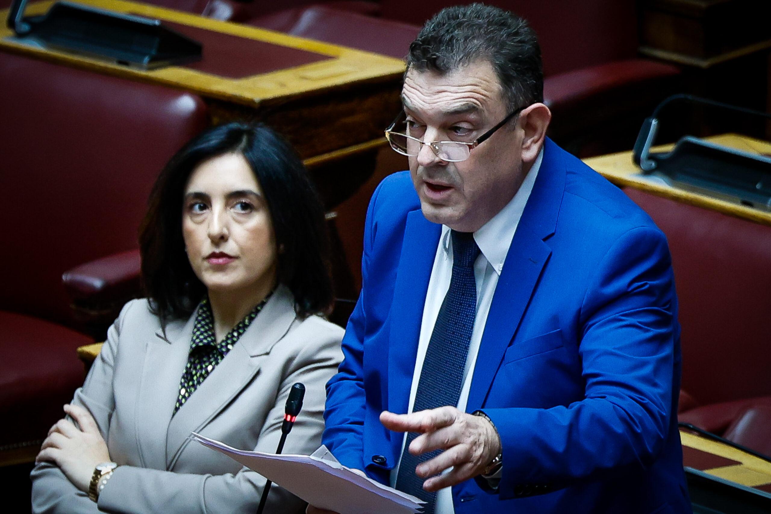 Ν. Παπαδόπουλος: «Κάνατε την πατρίδα μας ένα κρεμασμένο σφαχτό στο τσιγκέλι της Ευρώπης – Χειρότερος από τον Τσίπρα ο Μητσοτάκης» (ΒΙΝΤΕΟ)