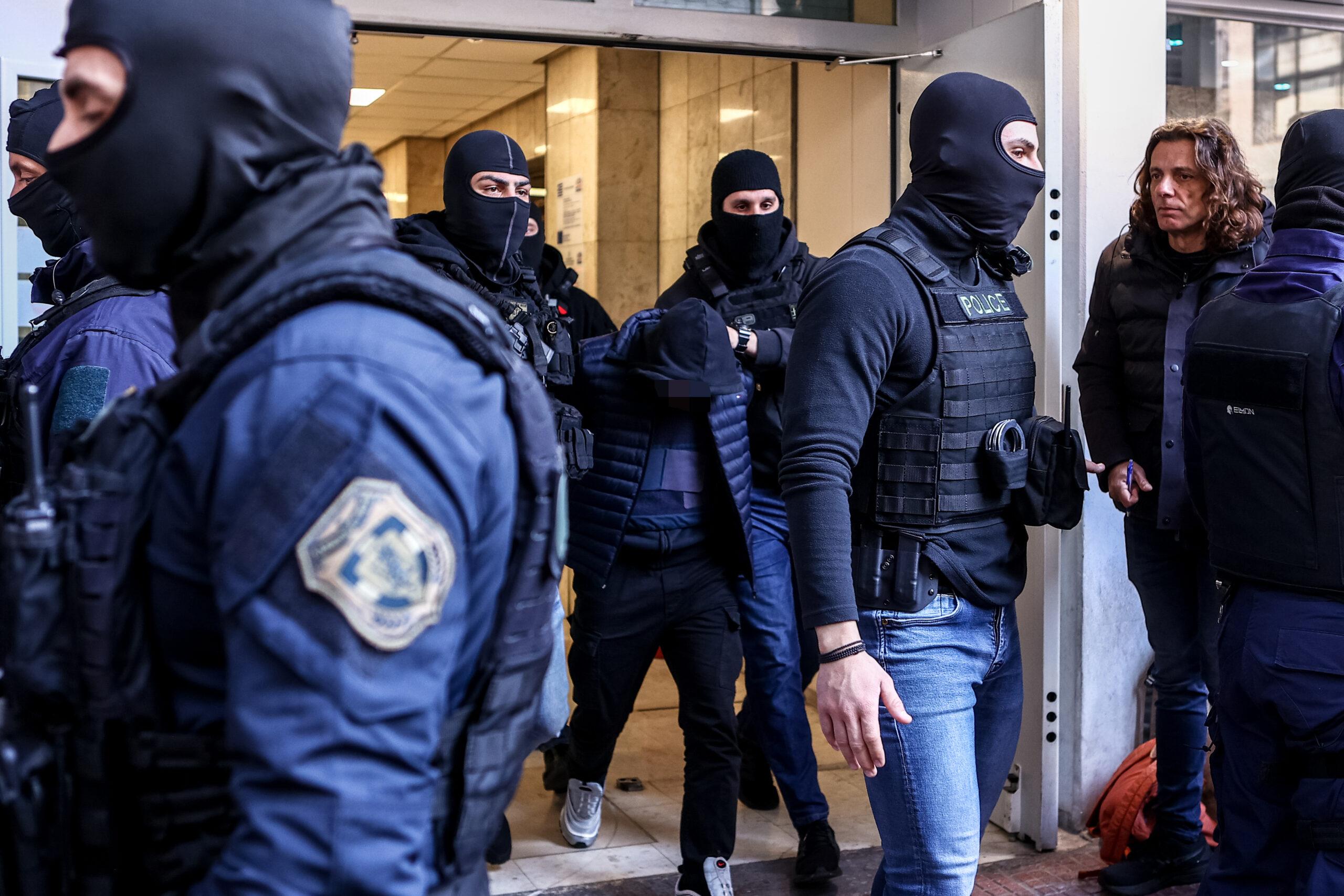 Επεισόδια στου Ρέντη: Νέα στοιχεία από τις έρευνες – Στο κάδρο μία 22χρονη