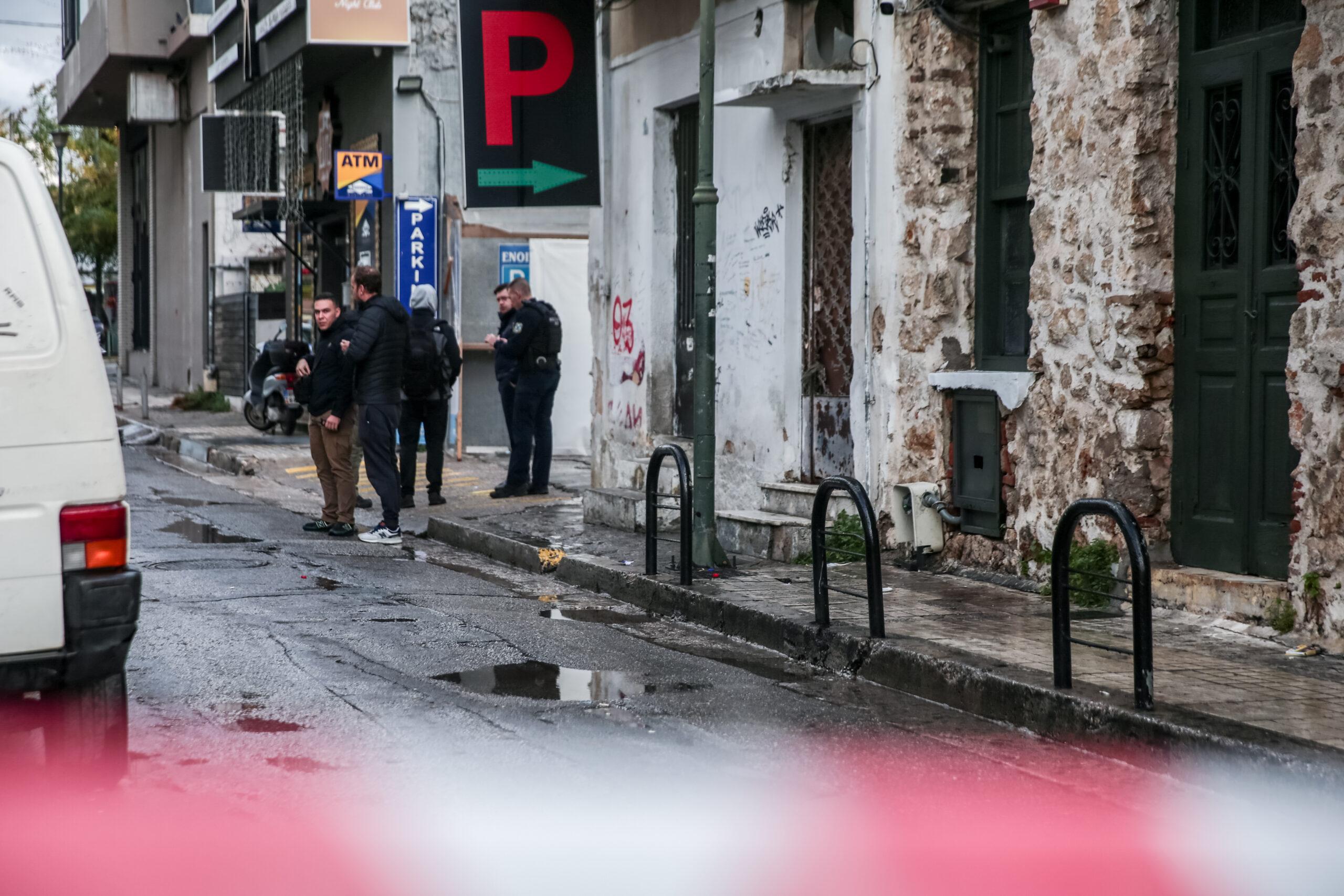 Πυροβολισμοί στο Γκάζι: DNA των δραστών αναζητείται στα ρούχα ενός από τα θύματα