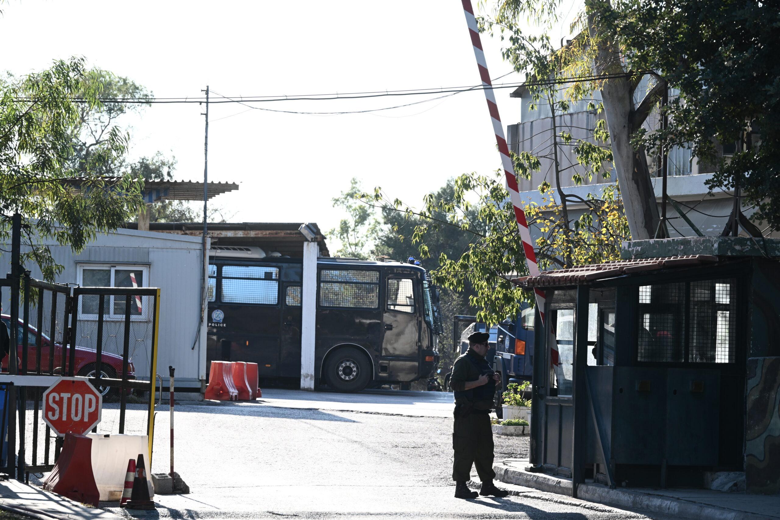 Βόμβα στου Ζωγράφου: Έτσι κινήθηκαν οι δράστες – Αναφορές για λευκό βαν