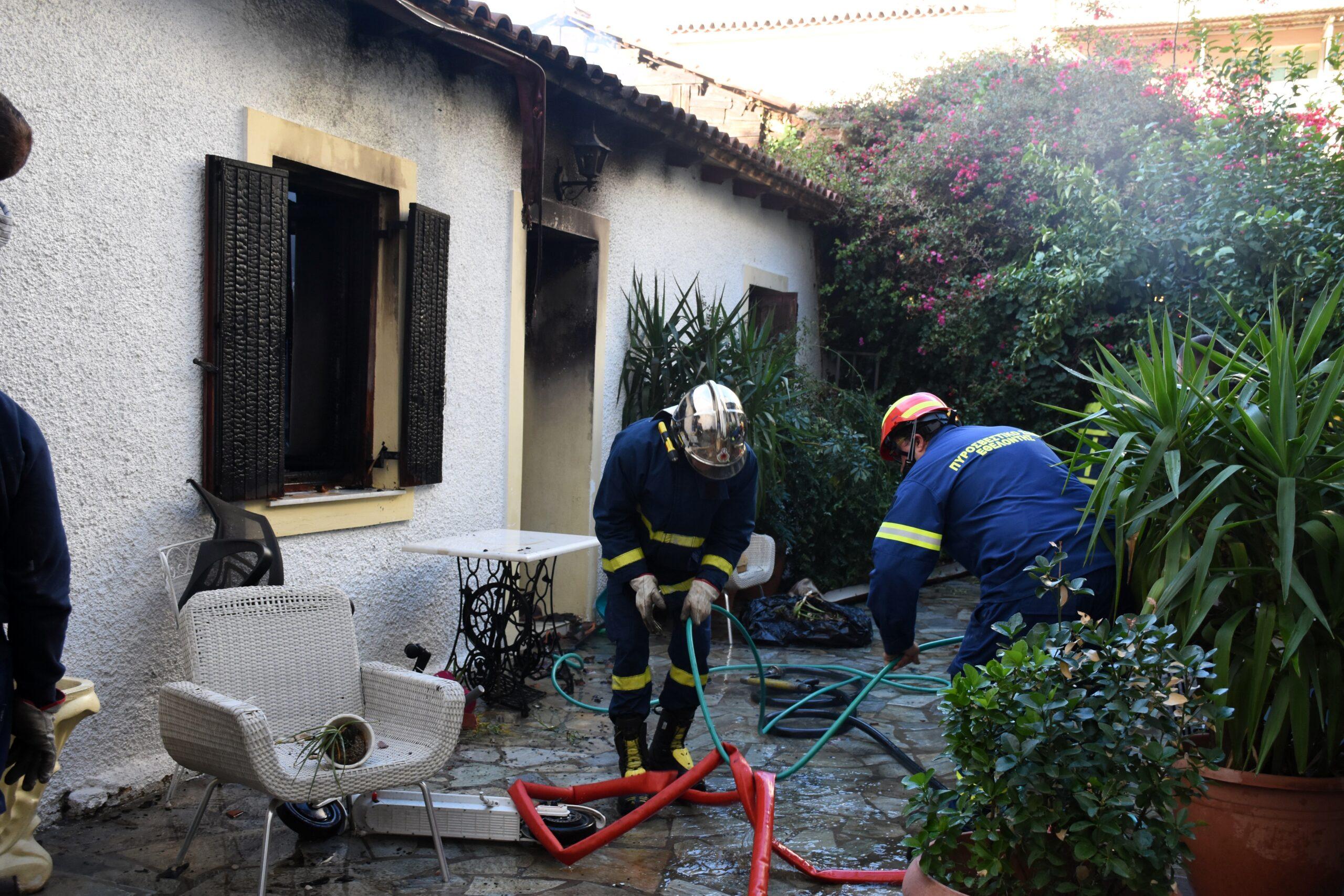 Σαλαμίνα: Απανθρακωμένη σορός βρέθηκε σε σπίτι κατά την κατάσβεση πυρκαγιάς