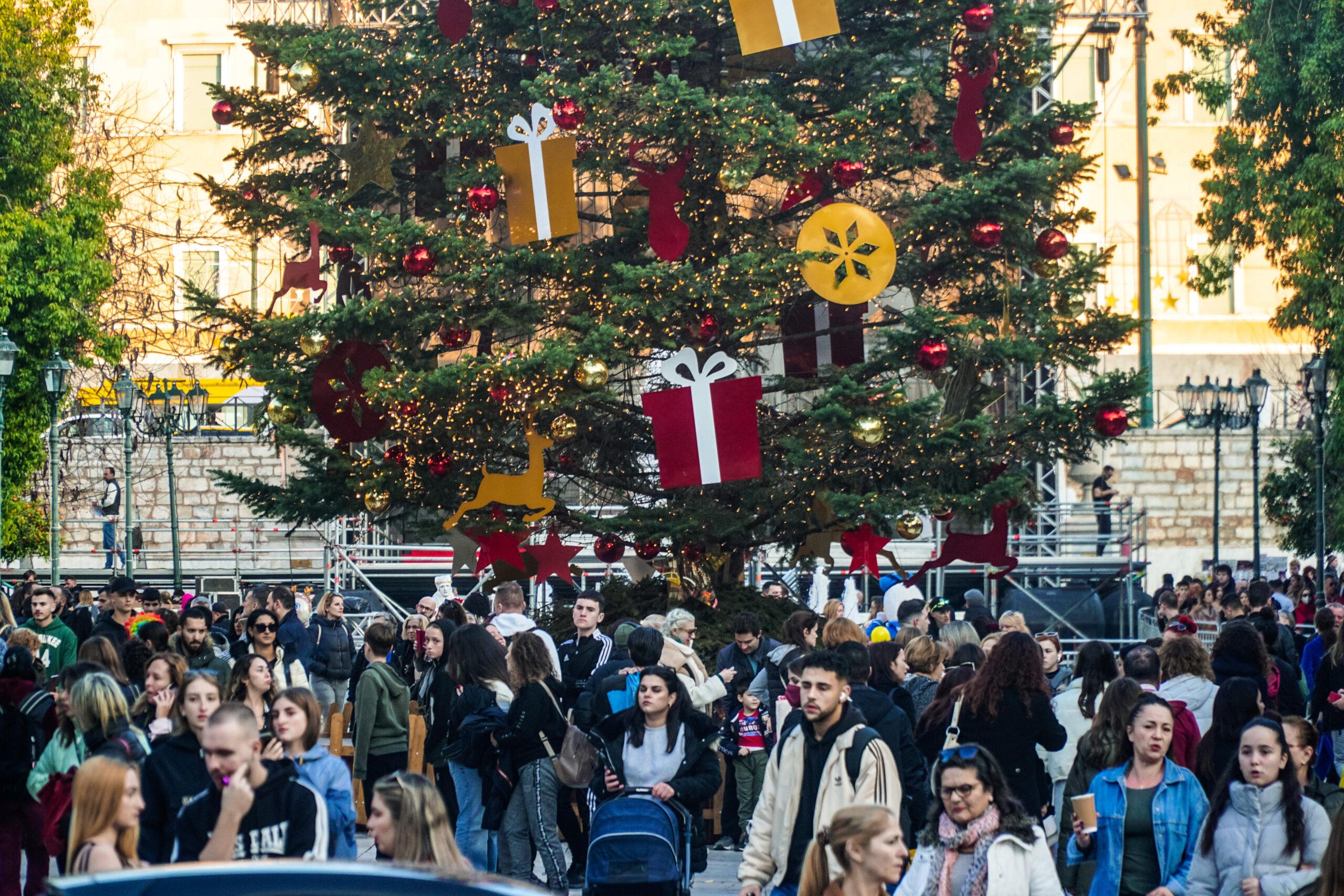 Είναι αργία ή εργάσιμη η 2η μέρα του χρόνου; – Τι ισχύει για μαγαζιά και τράπεζες