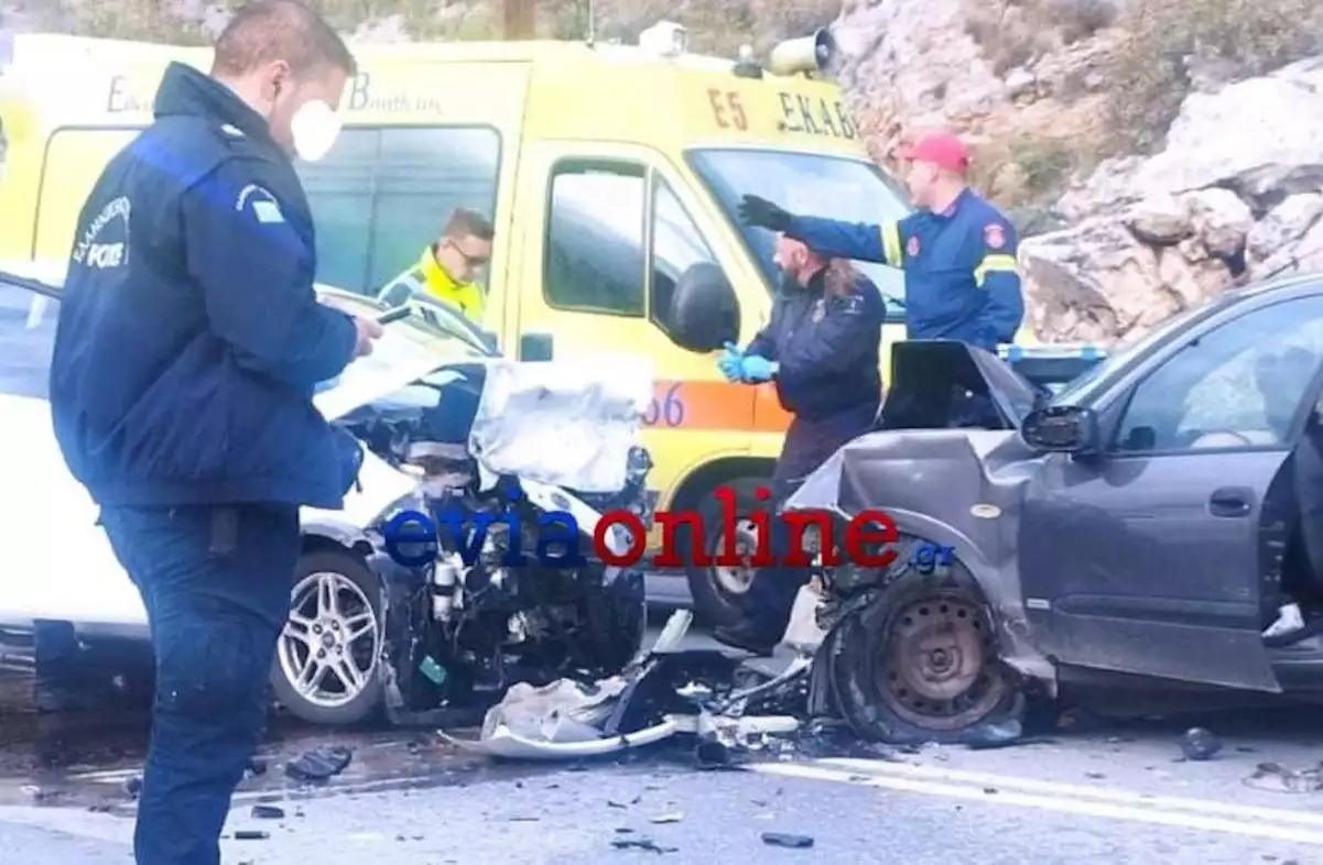 Εύβοια: Τροχαίο με εγκλωβισμούς – Δύο αυτοκίνητα συγκρούστηκαν μετωπικά