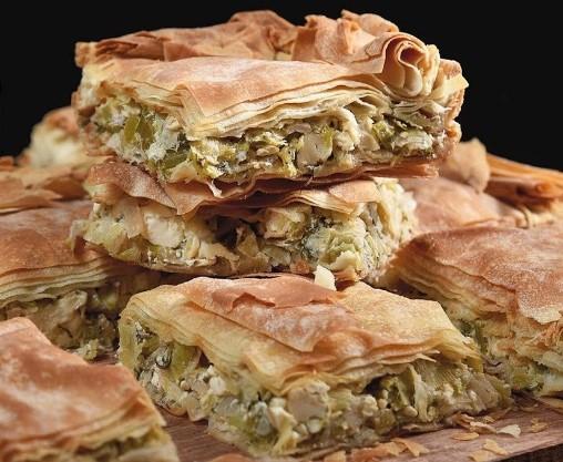 Κάνουμε πρασόπιτα για το Σαββατοκύριακο εύκολα και γρήγορα