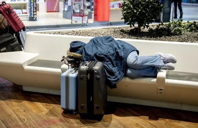 Μετά από 21 ώρες αναμονής επιστρέφουν από την Βουδαπέστη οι 100 Έλληνες ταξιδιώτες