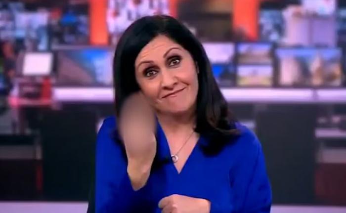 Βρετανία: Παρουσιάστρια του BBC ζητά συγγνώμη για άσεμνη χειρονομία σε live μετάδοση