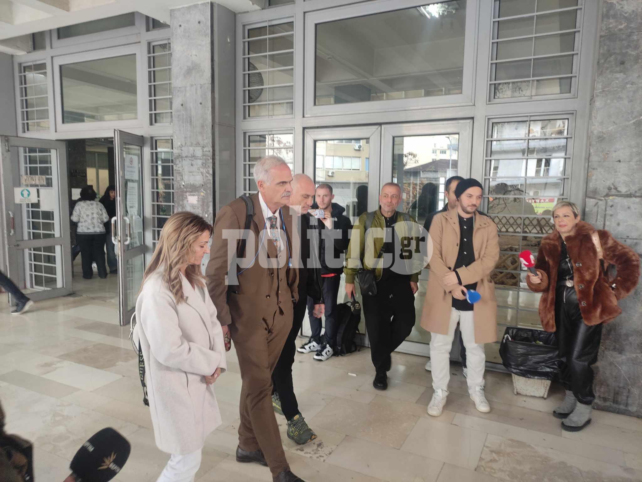 Συγκλονίζουν οι γονείς της Έμμας: «Δικαίωση για την κόρη μας η καταδίκη του οδηγού – Έχουμε μαζί μας τα κεράκια που κρατούσε εκείνη τη μέρα» (ΒΙΝΤΕΟ)