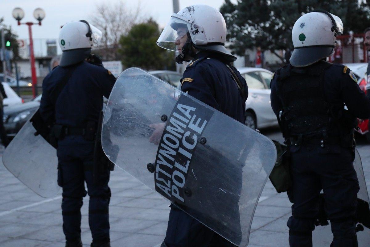 Επεισόδια στου Ρέντη: «Είχε ακατάσχετη αιμορραγία» λέει συνάδελφος του 31χρονου αστυνομικού