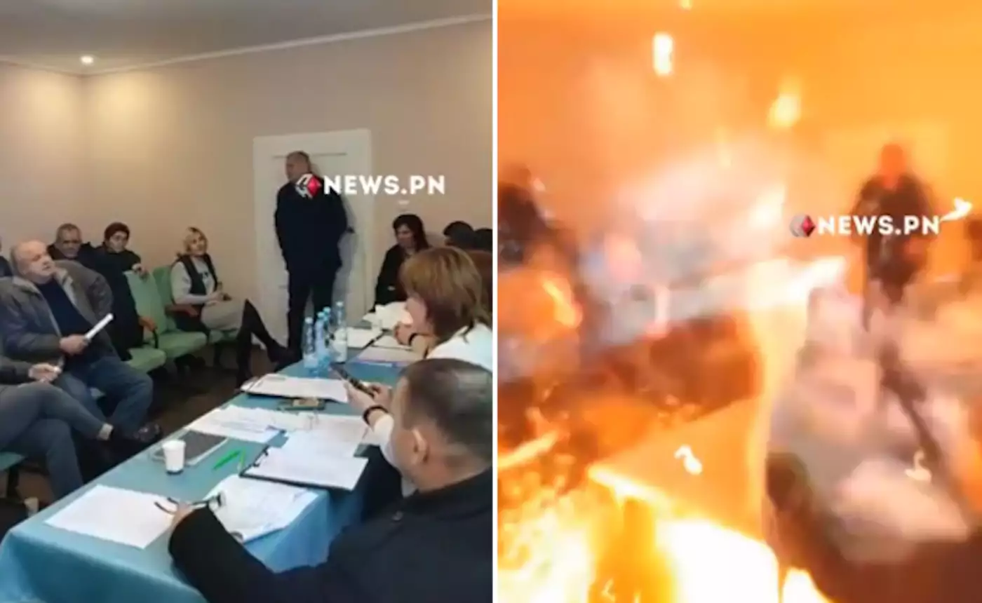 Σοκαριστικό βίντεο: Βουλευτής πέταξε τρεις χειροβομβίδες σε τοπικό συμβούλιο (ΣΚΛΗΡΟ ΒΙΝΤΕΟ)