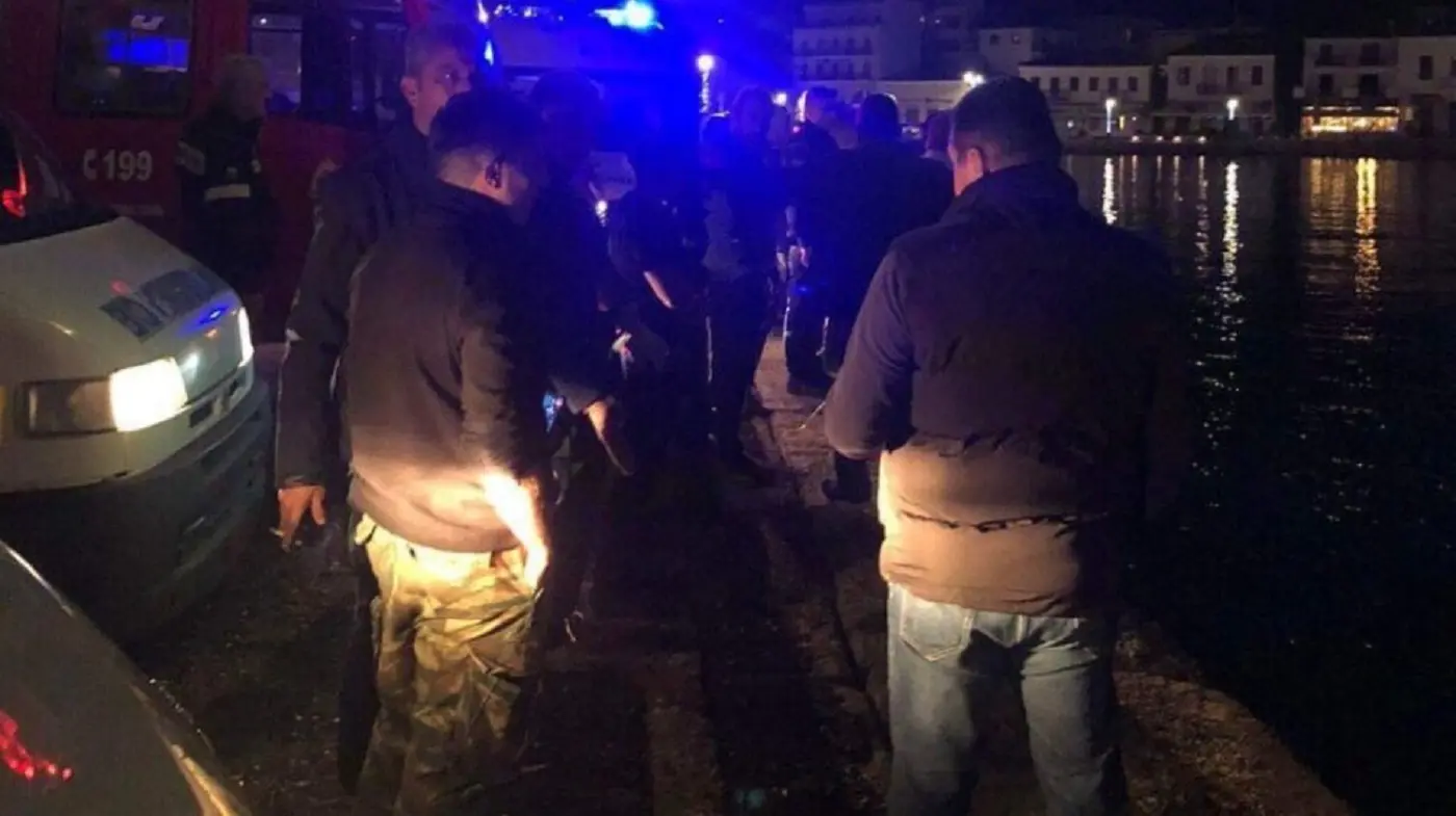 Πύλος: Ένας νεκρός από την πτώση αυτοκινήτου στο λιμάνι