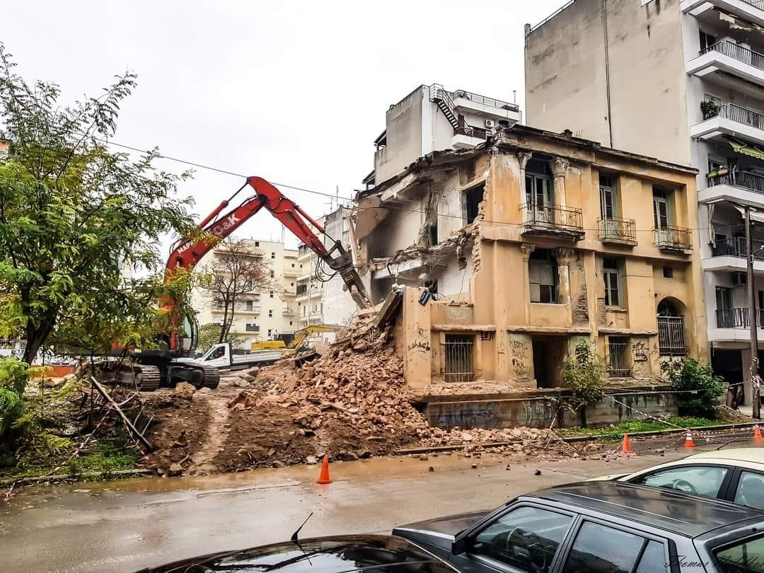 Θεσσαλονίκη: Τέλος εποχής για το νεοκλασικό οδού Μακεδονίας – Κατεδαφίστηκε από την δημοτική αρχή