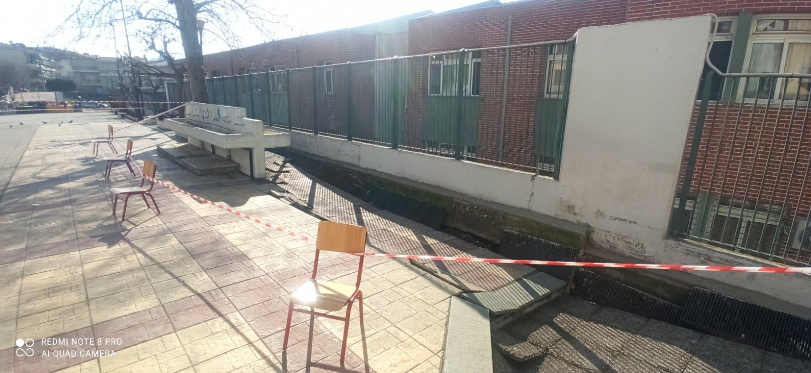 Θεσσαλονίκη: “Βούλιαξε” προαύλιο δημοτικού σχολείου στα Πεύκα (ΦΩΤΟ)