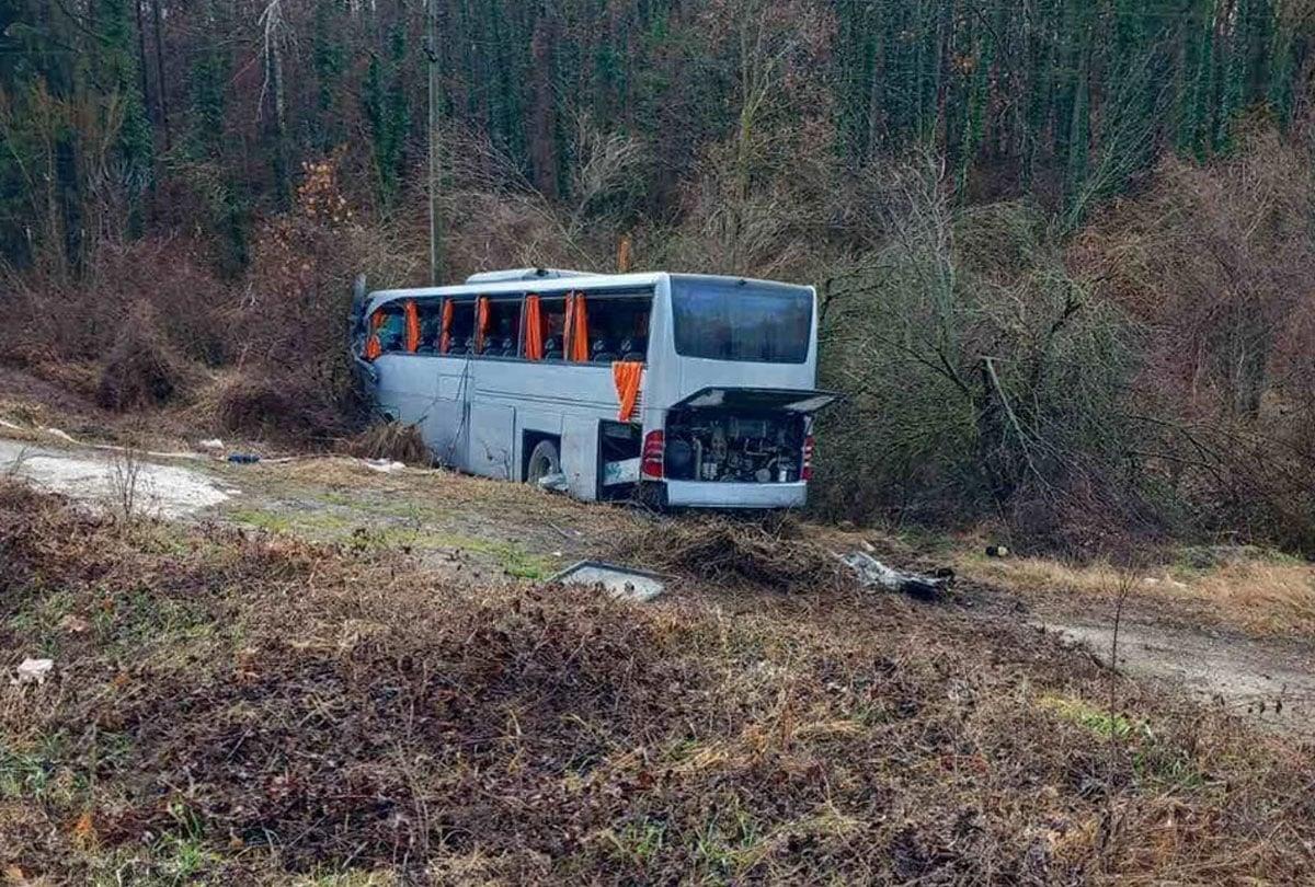 Βουλγαρία: «Έβγαζαν κόσμο από τα παράθυρα» – Συγκλονίζει Έλληνας που είδε το ατύχημα με το λεωφορείο