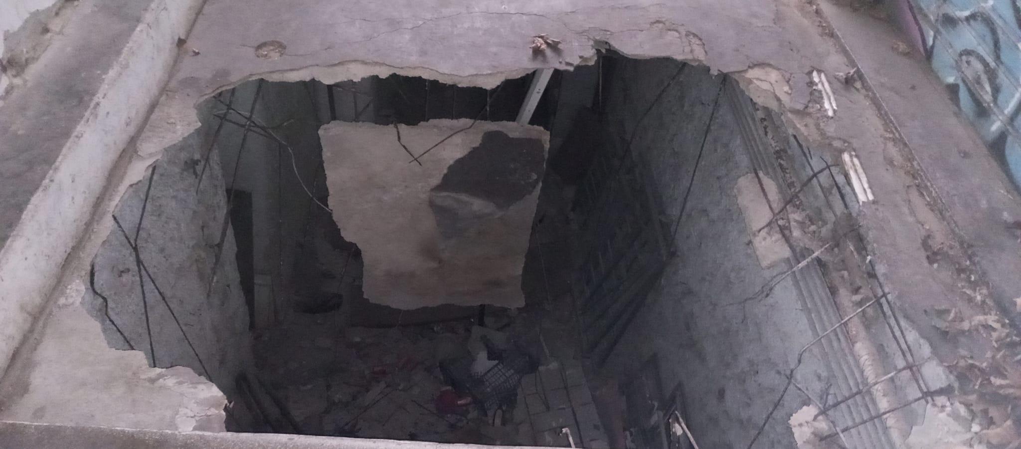 Θεσσαλονίκη: Υποχώρησε το οδόστρωμα και έπεσαν μέσα σε τρύπα δύο 19χρονοι