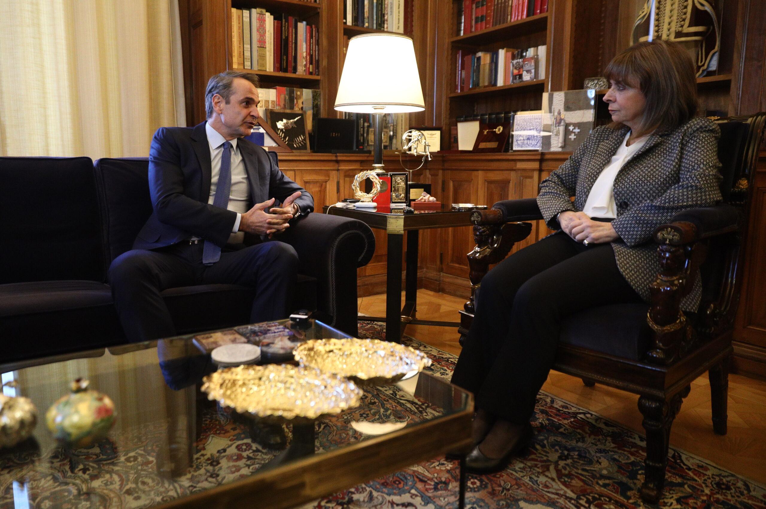 Μητσοτάκης: «Ακούμε την κοινωνία και τους αγρότες» (BINTEO)