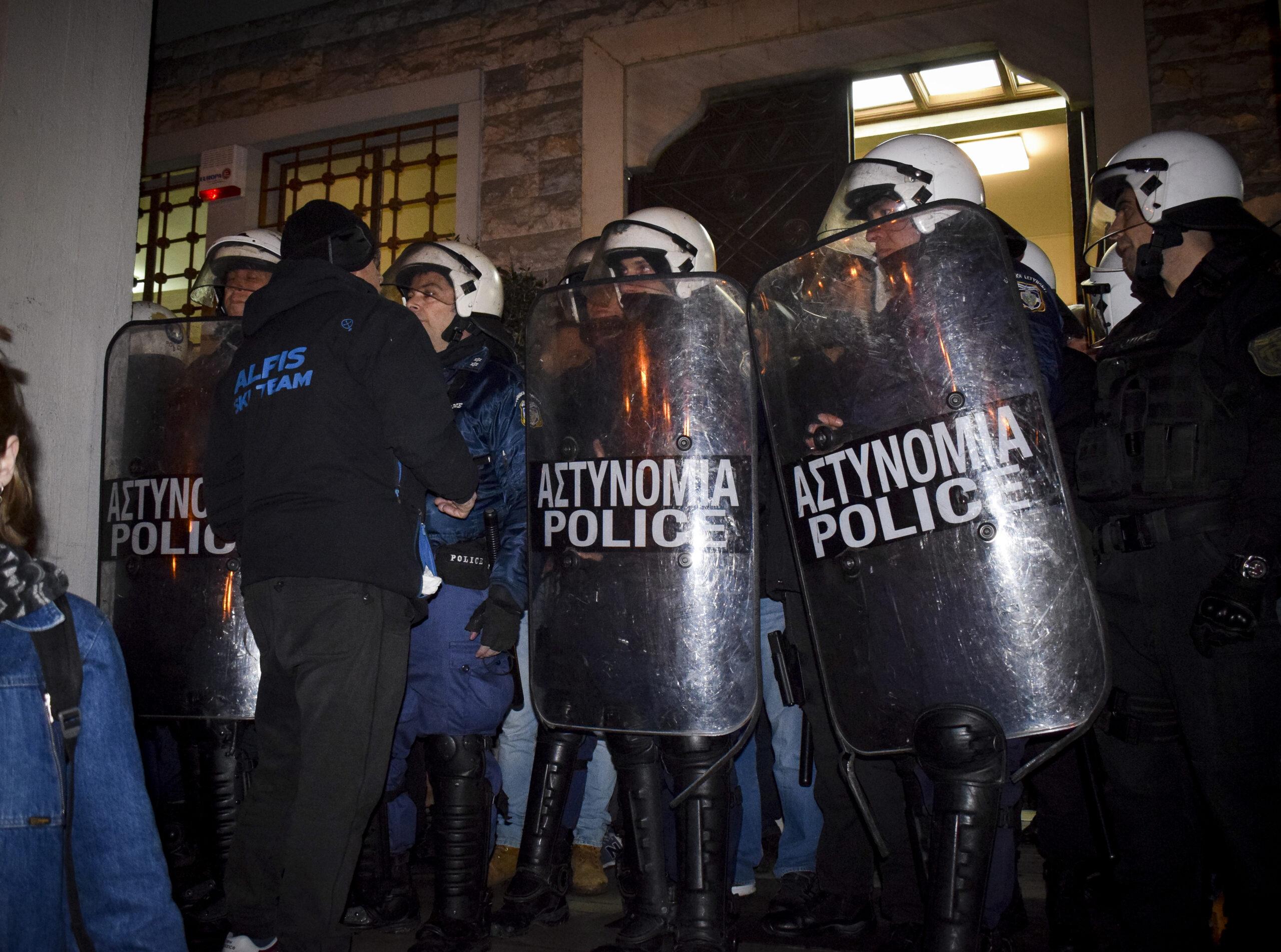 Οπαδική βία: Στη Βουλή το νομοσχέδιο – Οι ημερομηνίες για το άνοιγμα των γηπέδων