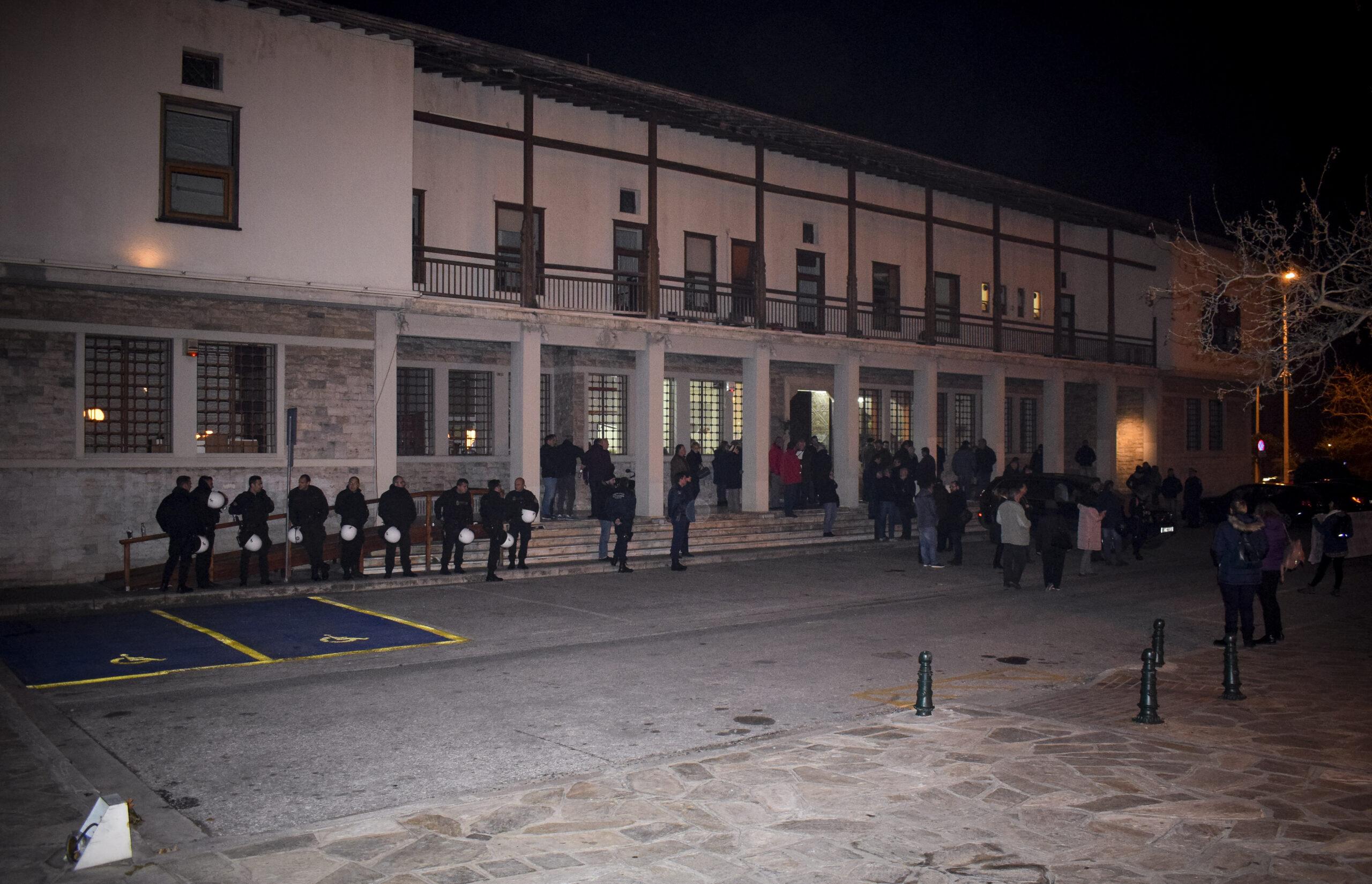 Ένταση και ανταλλαγή μηνύσεων στο Δημοτικό Συμβούλιο Βόλου