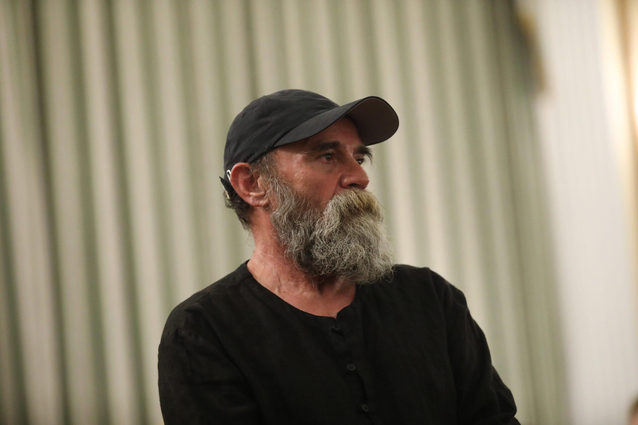 Κωνσταντίνος Πολυχρονόπουλος: «Είμαι εδώ και ποτέ δεν κρύφτηκα» – Η πρώτη δήλωση μετά την άσκηση εγκληματικής δίωξης