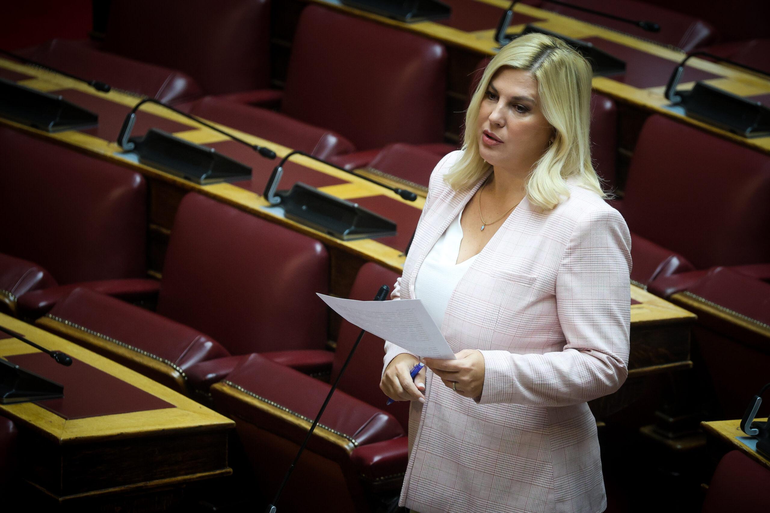 Θρασκιά: Φέρνει στη βουλή το υψηλό κόστος προϊόντων εμμήνου ρύσεως