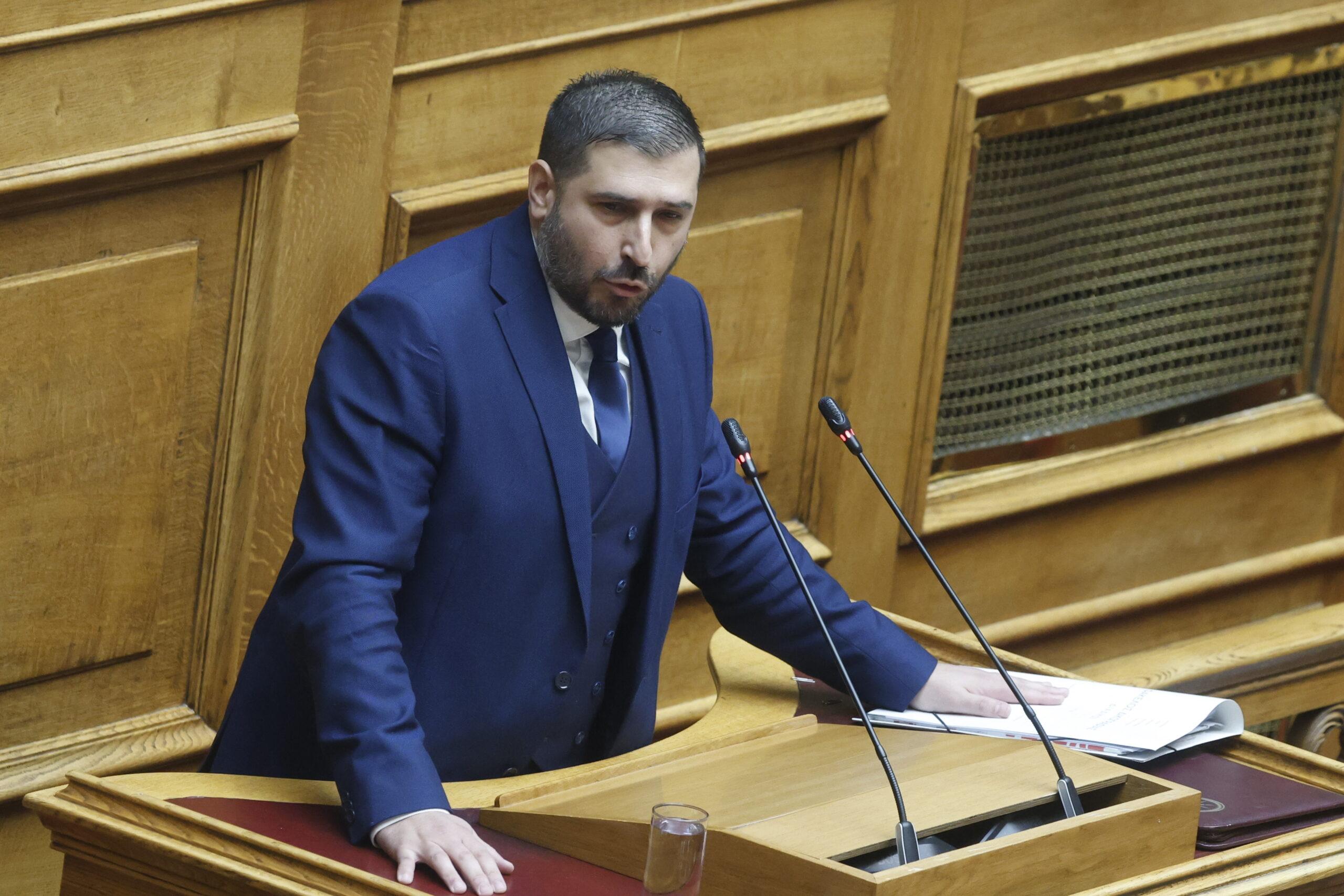 Σπαρτιάτες: Ανεξαρτητοποιήθηκε ο βουλευτής Χάρης Κατσιβαρδάς