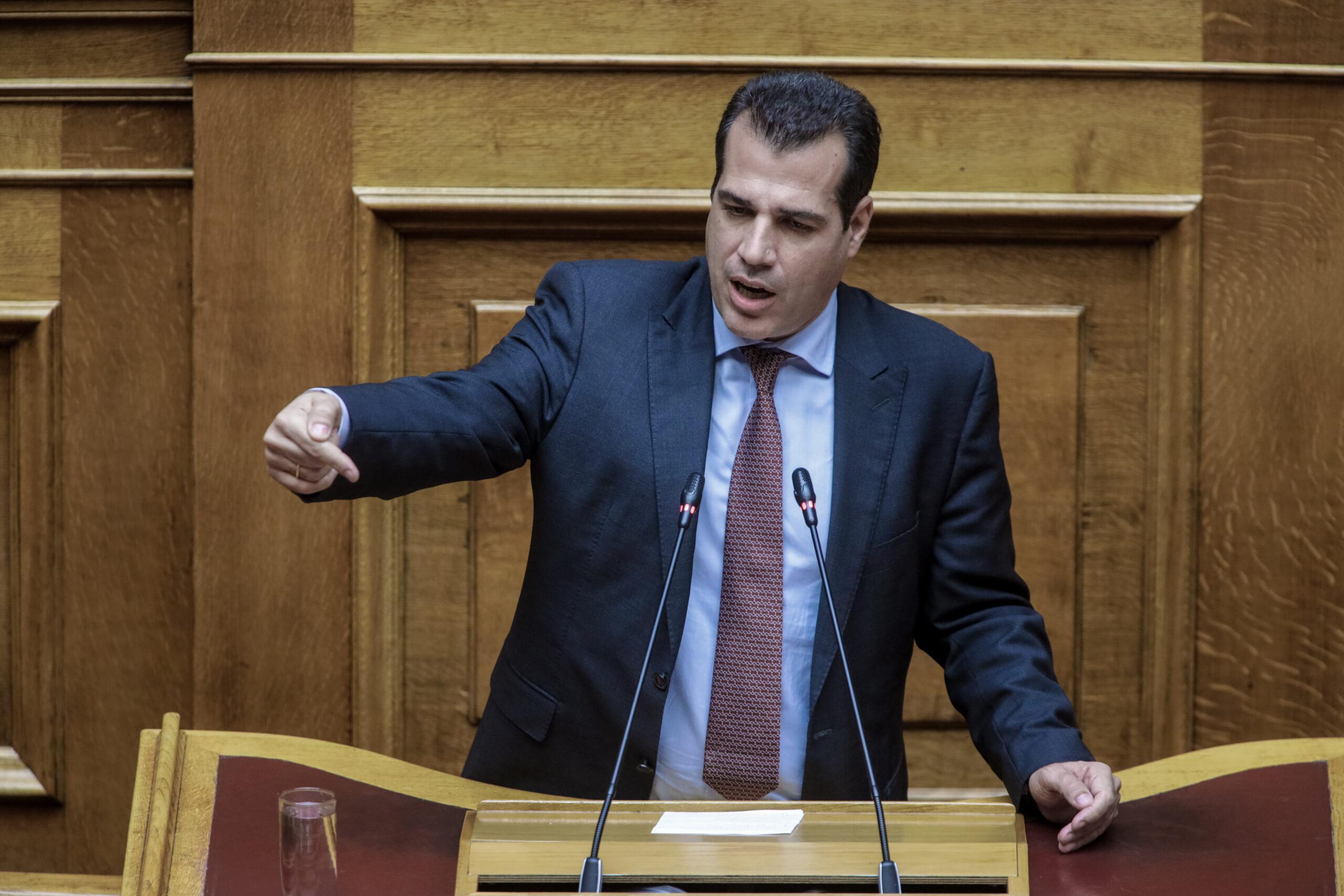 Πλεύρης: «Ο κ. Κασσελάκης μπορούσε να κάνει μόνο υπηρεσίες θαλαμοφύλακα, μαγειρεία και τουαλέτες»
