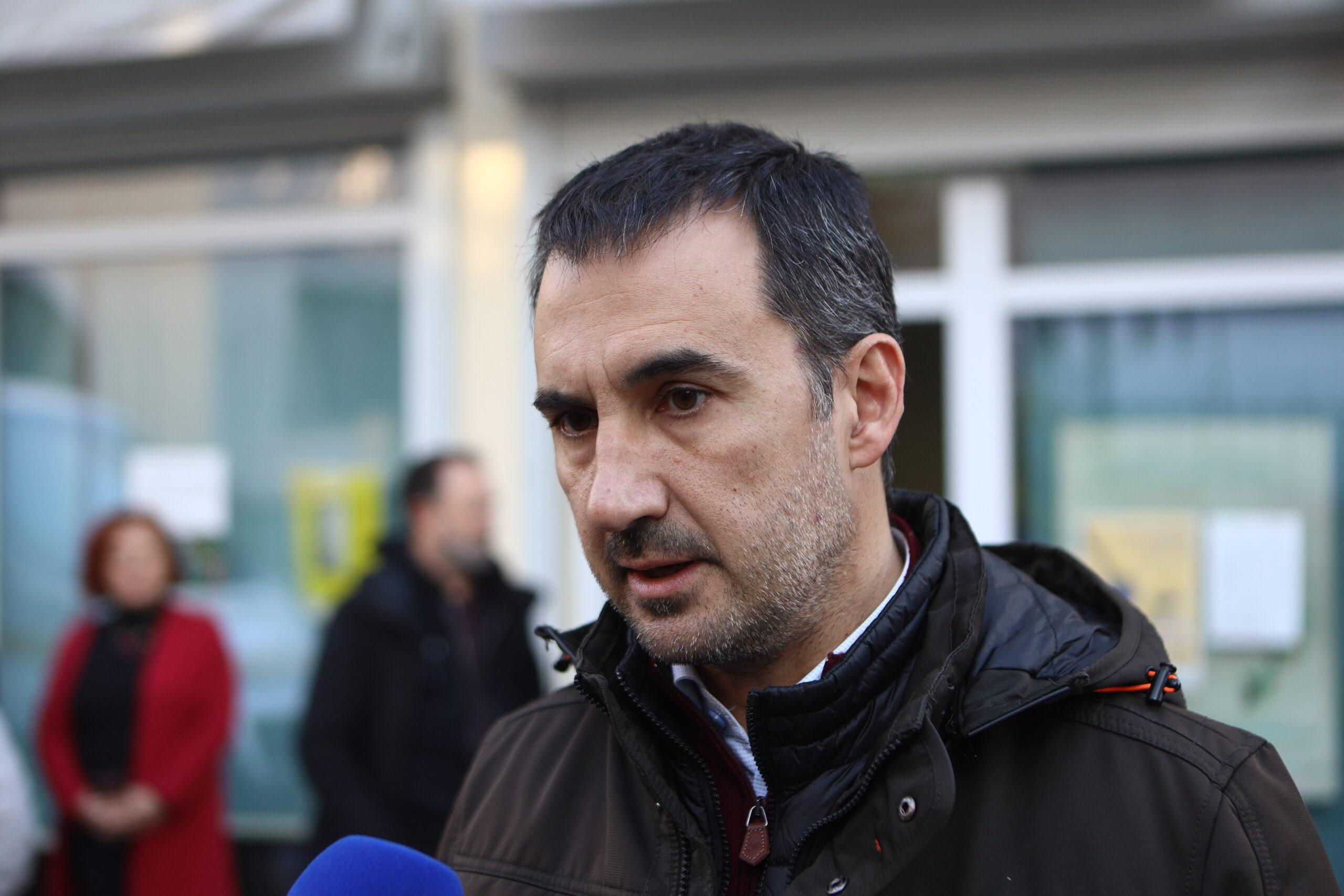 Αλ. Χαρίτσης: «Λέμε “ναι” σε γάμο ομόφυλων ζευγαριών και τεκνοθεσία»