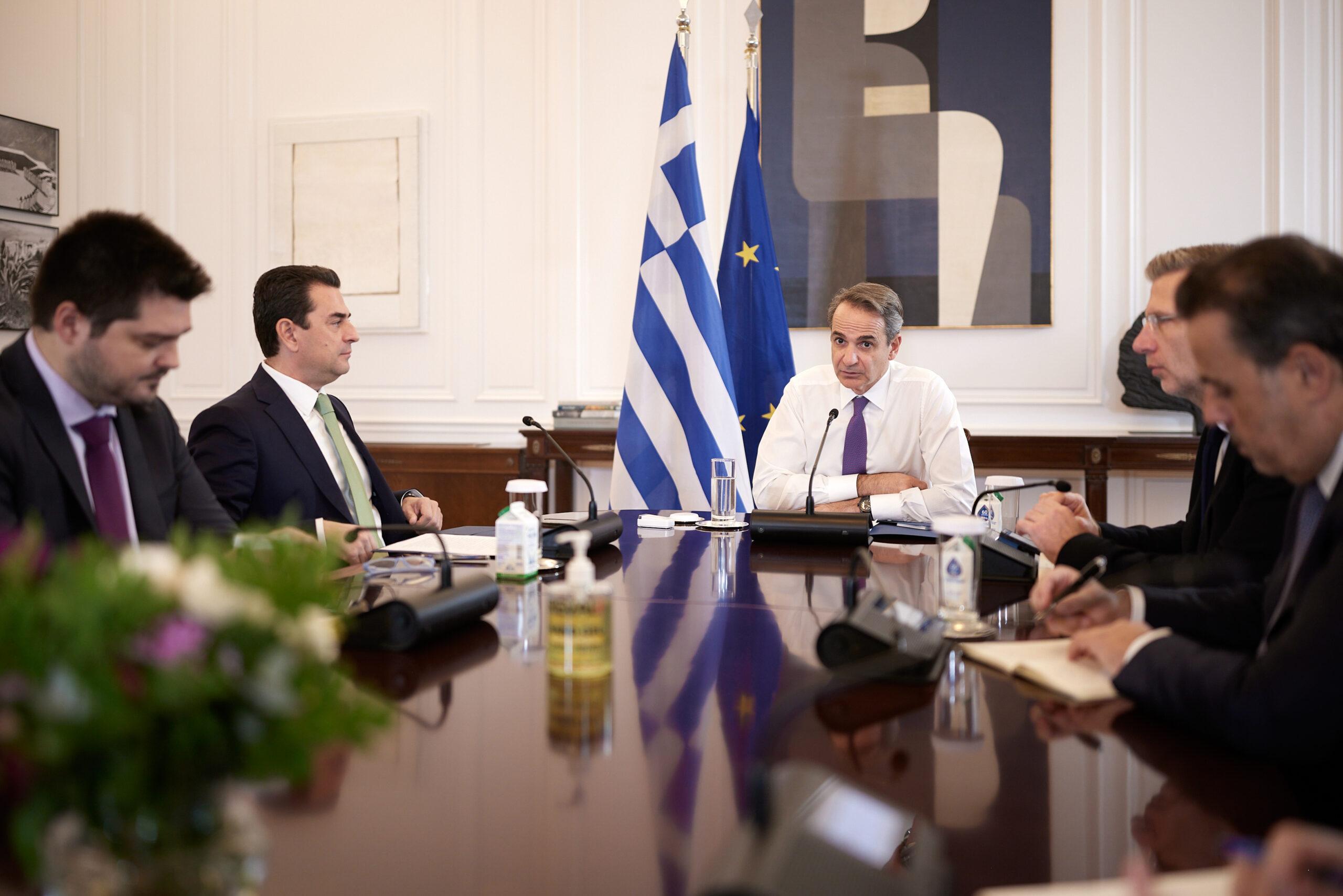 Κυβέρνηση: Ζυμώσεις για τον γάμο των ομόφυλων ζευγαριών – «Επίθεση» σε Κασσελάκη και Ανδρουλάκη