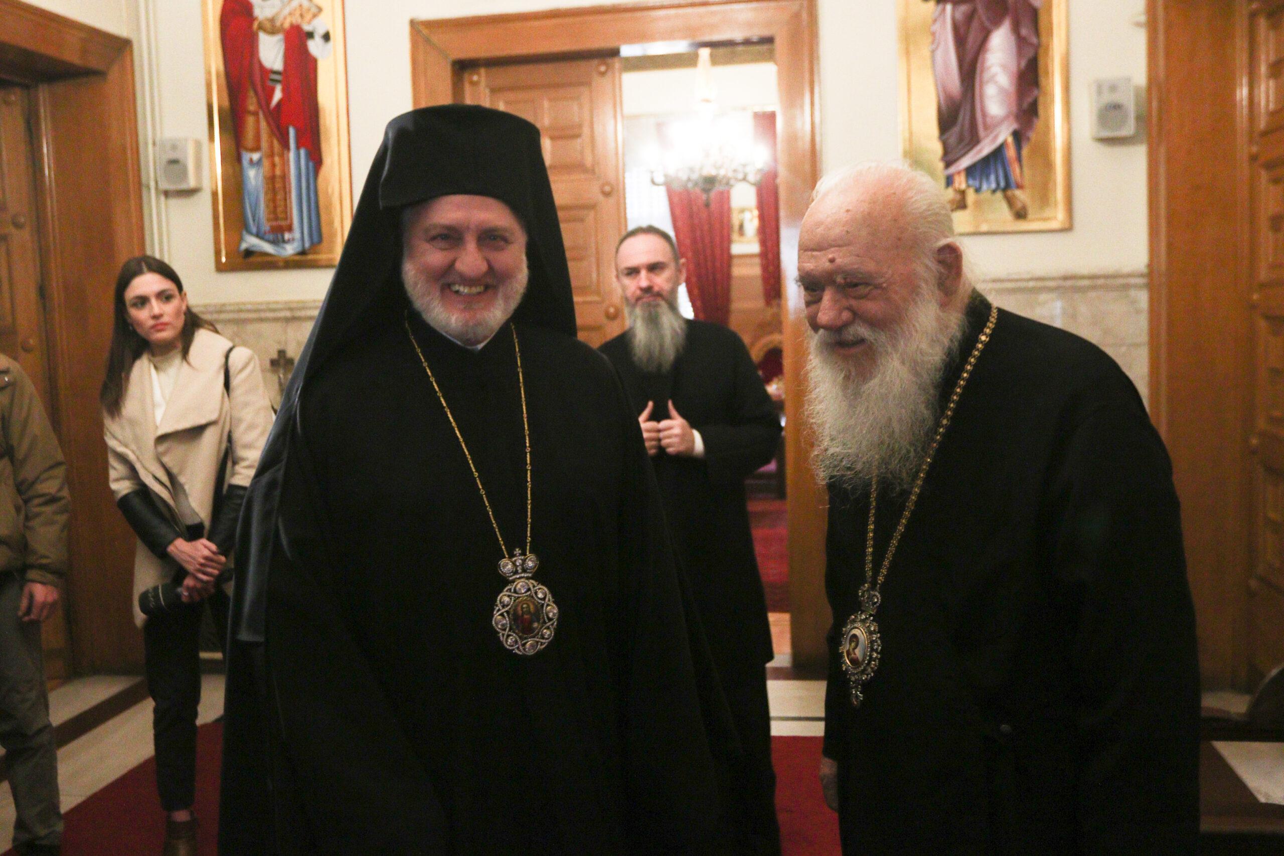 «Λάδι στη φωτιά» από τον Ιερώνυμο για τα ομόφυλα ζευγάρια: Η Εκκλησία θα περιμένει τα παιδιά ομόφυλων ζευγαριών να αποφασίσουν αν θα βαπτιστούν όταν μεγαλώσουν