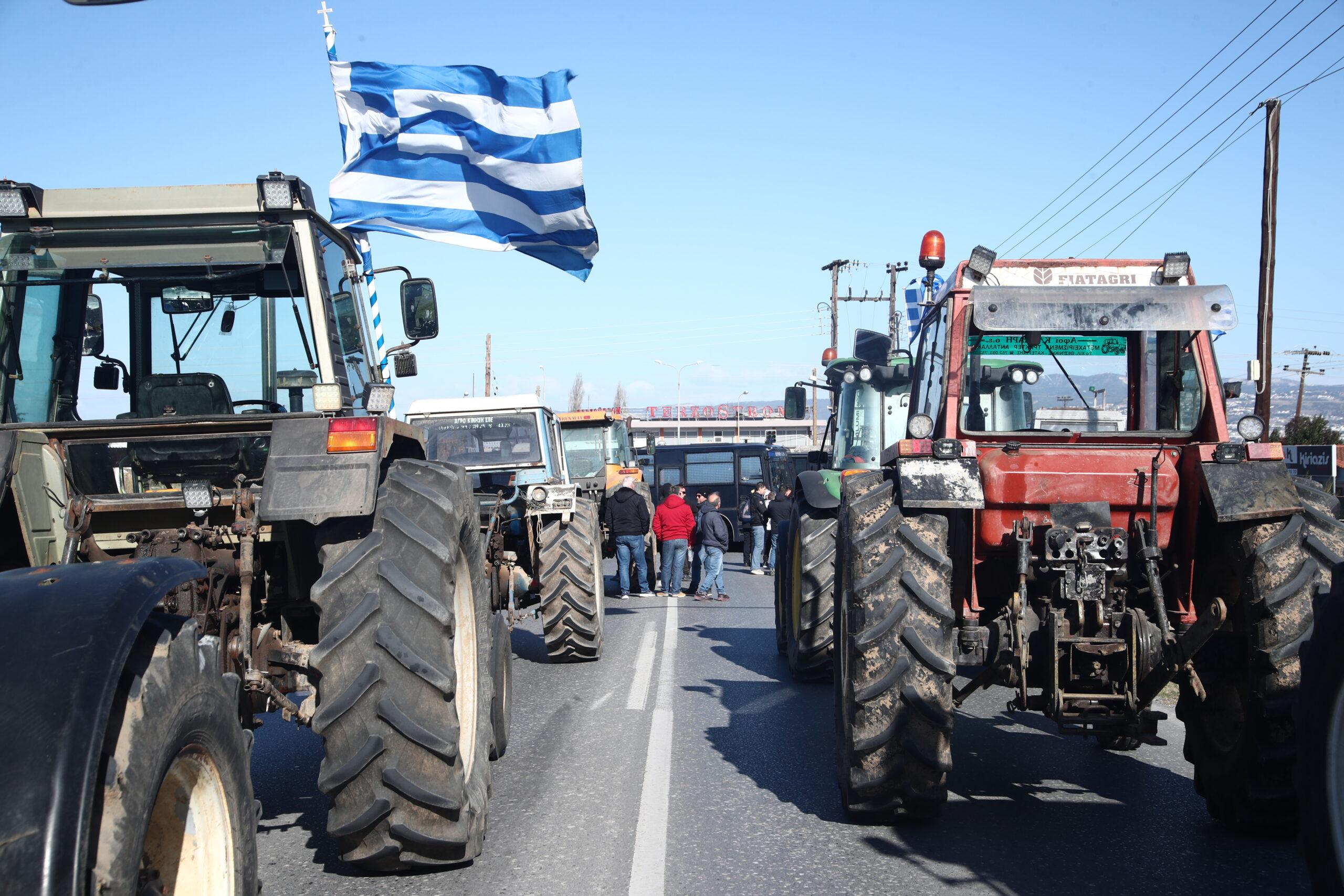 Σερραίοι αγρότες: Αφήνουν τα τρακτέρ στον Στρυμόνα και «χτυπούν» με λεωφορεία