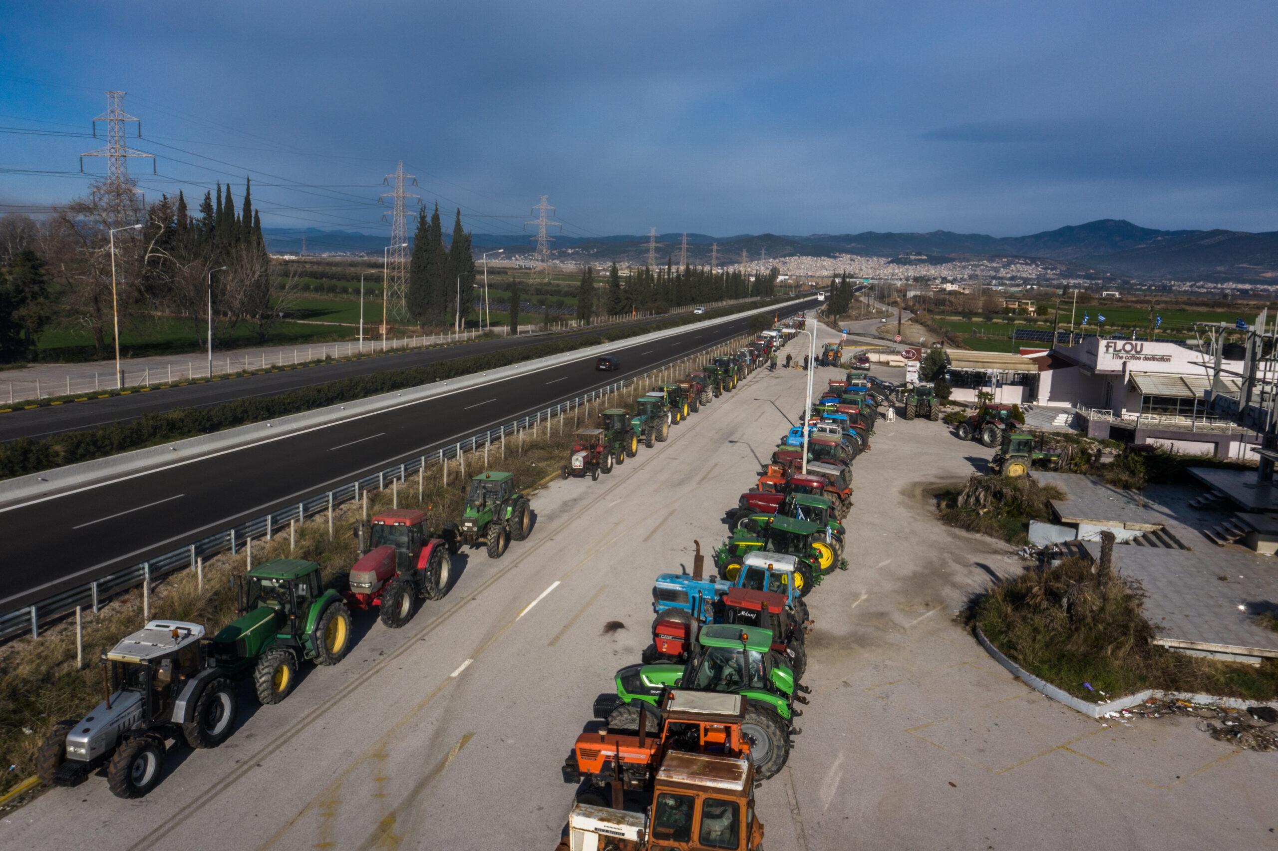 Δυναμώνουν τα μπλόκα και πάνε… Agrotica οι αγρότες – Τι ζητούν από την κυβέρνηση
