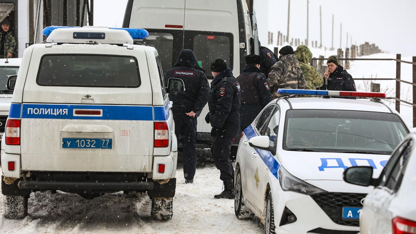 Ρωσία: Ανασύρθηκαν τα δύο μαύρα κουτιά από το αεροπλάνο που συνετρίβη