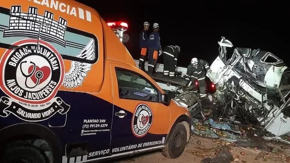 Βραζιλία: Τραγωδία με 25 νεκρούς μετά από σύγκρουση φορτηγού με λεωφορείο