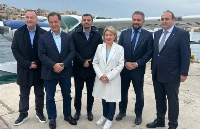 Παρουσία της υφυπουργού Μεταφορών ολοκληρώθηκε η πρώτη δοκιμαστική πτήση με υδροπλάνο