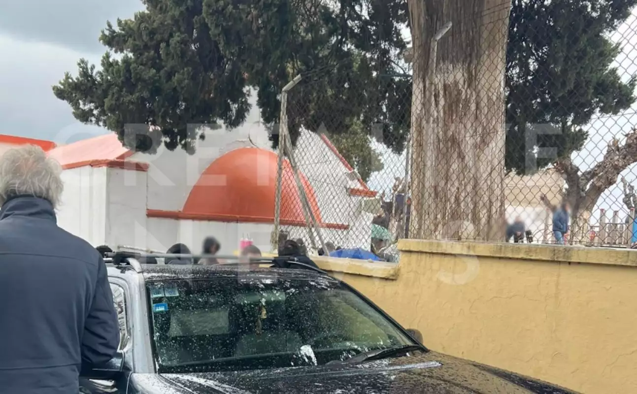 Ηράκλειο: Τελευταίο αντίο στην 59χρονη που έχασε τη ζωή της στο τροχαίο στη Λυγαριά