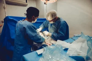 Μιχάλης Γιαννάκος για απογευματινά χειρουργεία: «Προηγούνται πλέον τα…γερά πορτοφόλια!»