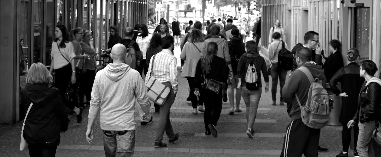 «Καμπανάκι» για το δημογραφικό στην Ελλάδα – Δραματική μείωση πληθυσμού έως το 2050 (ΒΙΝΤΕΟ)