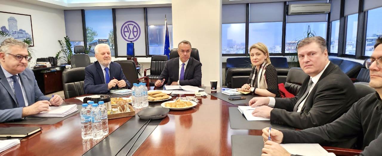 Σταϊκούρας από Θεσσαλονίκη: Λεωφορεία καθηλωμένα λόγω έλλειψης προσωπικού, ξαναβγήκαν στους δρόμους» (ΒΙΝΤΕΟ)