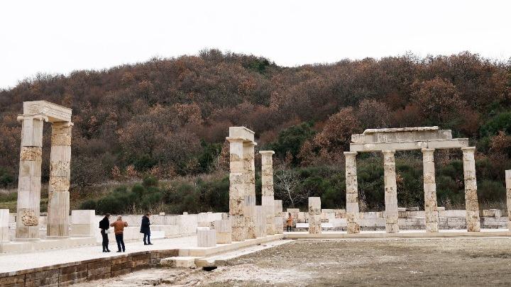 Εγκαινιάστηκε το αναστηλωμένο ανάκτορο του Φιλίππου Β’ στις Αιγές