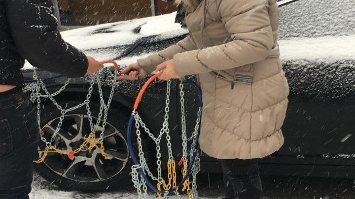 Θεσσαλονίκη: Με αντιολισθητικές αλυσίδες η κυκλοφορία των οχημάτων σε Χορτιάτη, Πανόραμα και Πεύκα