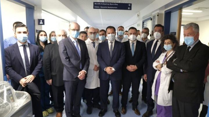 Την 23χρονη που υπεβλήθη σε μεταμόσχευση ήπατος από ζώντα δότη επισκέφθηκε στο Λαϊκό Νοσοκομείο ο Άδ. Γεωργιάδης