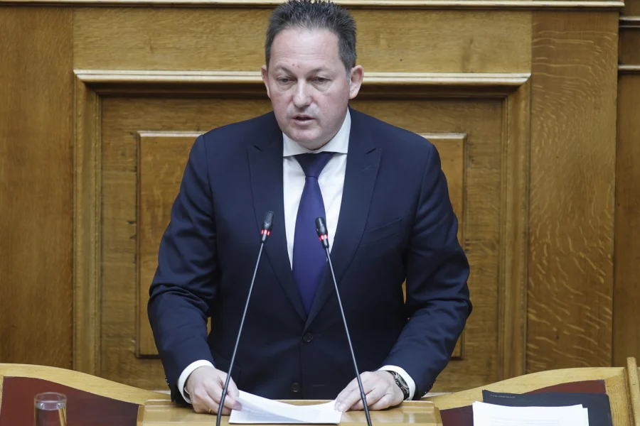 Στέλιος Πέτσας: Διαφωνεί και απέχει από το το νομοσχέδιο για τα ομόφυλα ζευγάρια