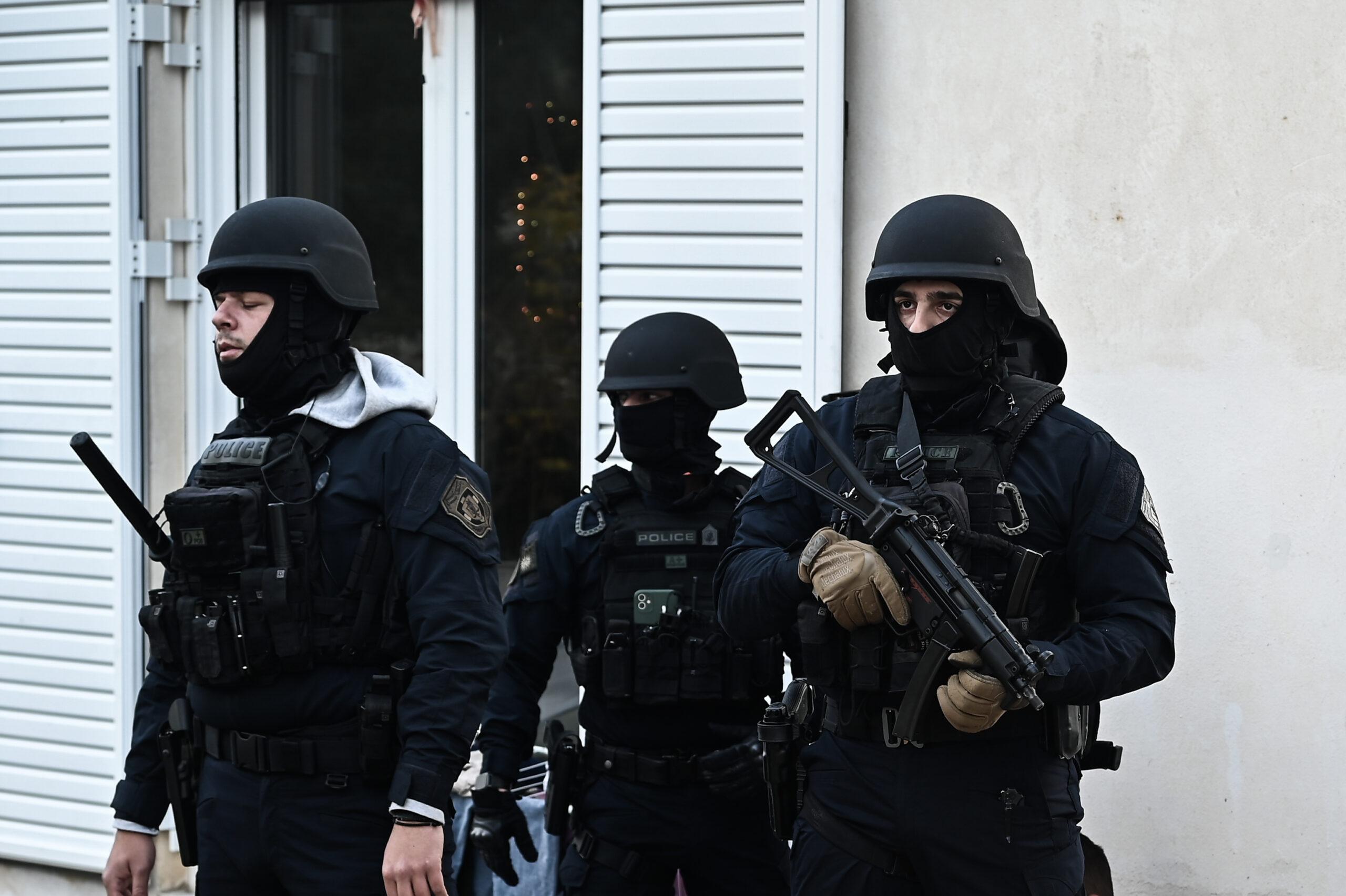 Σύλληψη στελέχους των «Πυρήνων της Φωτιάς»: Το βενζινάδικο στελέχους της Greek Mafia και οι ΟΥΚάδες του Λιμενικού