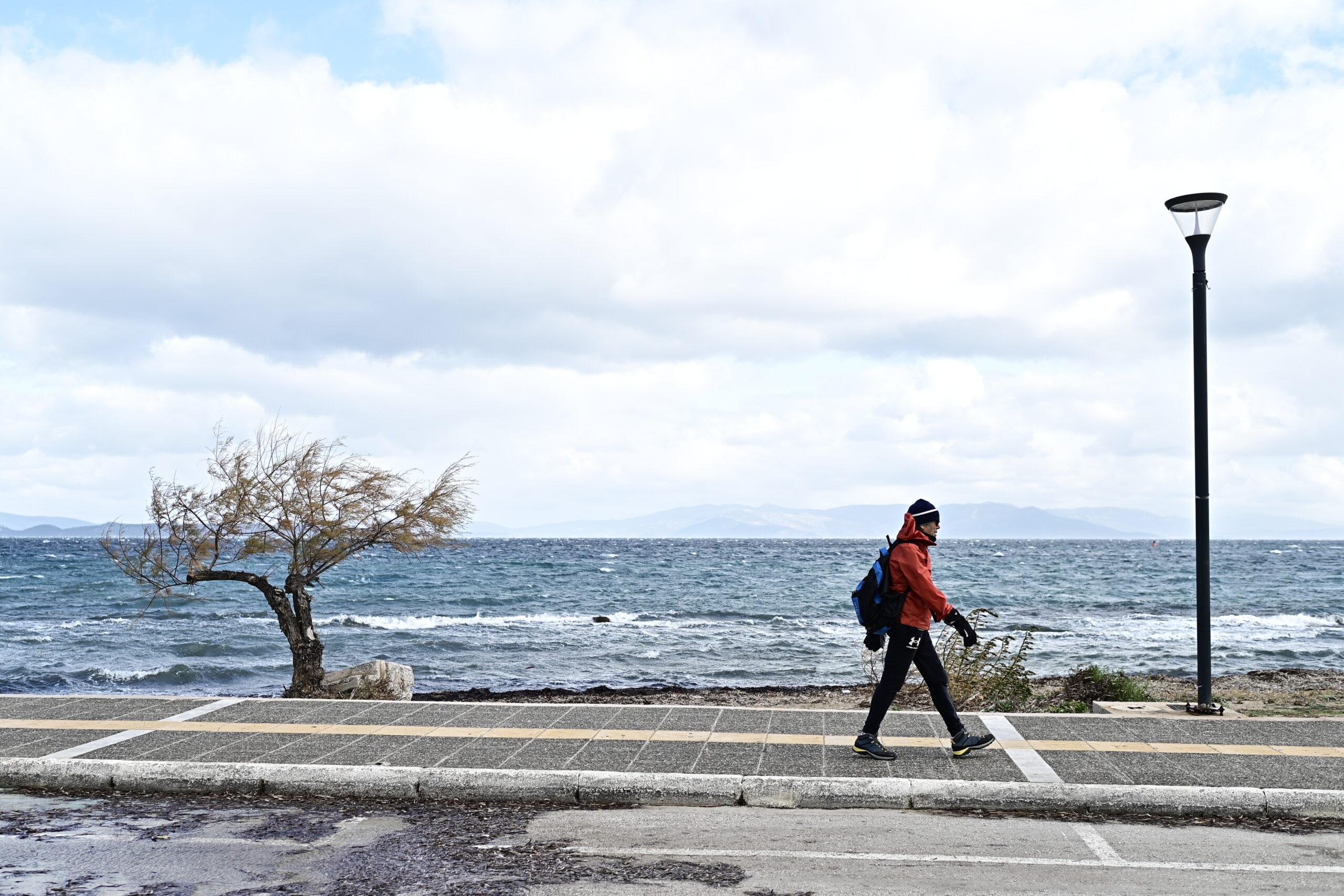 Καιρός: Πού θα χτυπήσει η κακοκαιρία τις επόμενες ώρες – Βροχές μέχρι το μεσημέρι στις περισσότερες πόλεις