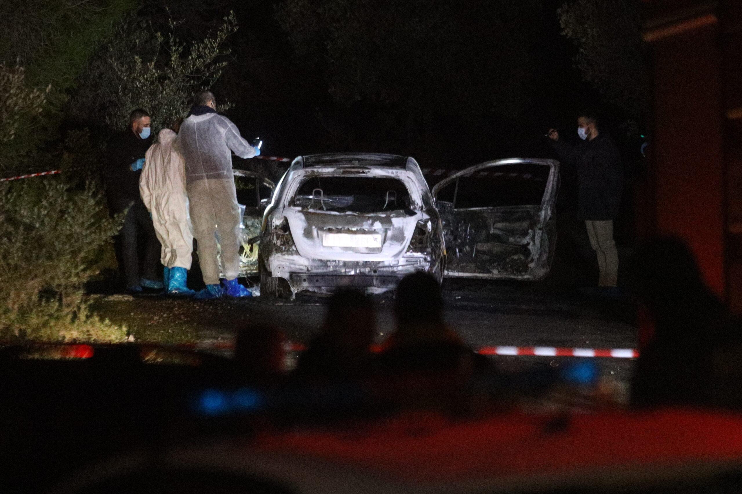 Πυροβόλησαν και σκότωσαν γνωστό επιχειρηματία στη Μάνδρα – Βρέθηκε απανθρακωμένος μέσα στο ΙΧ του