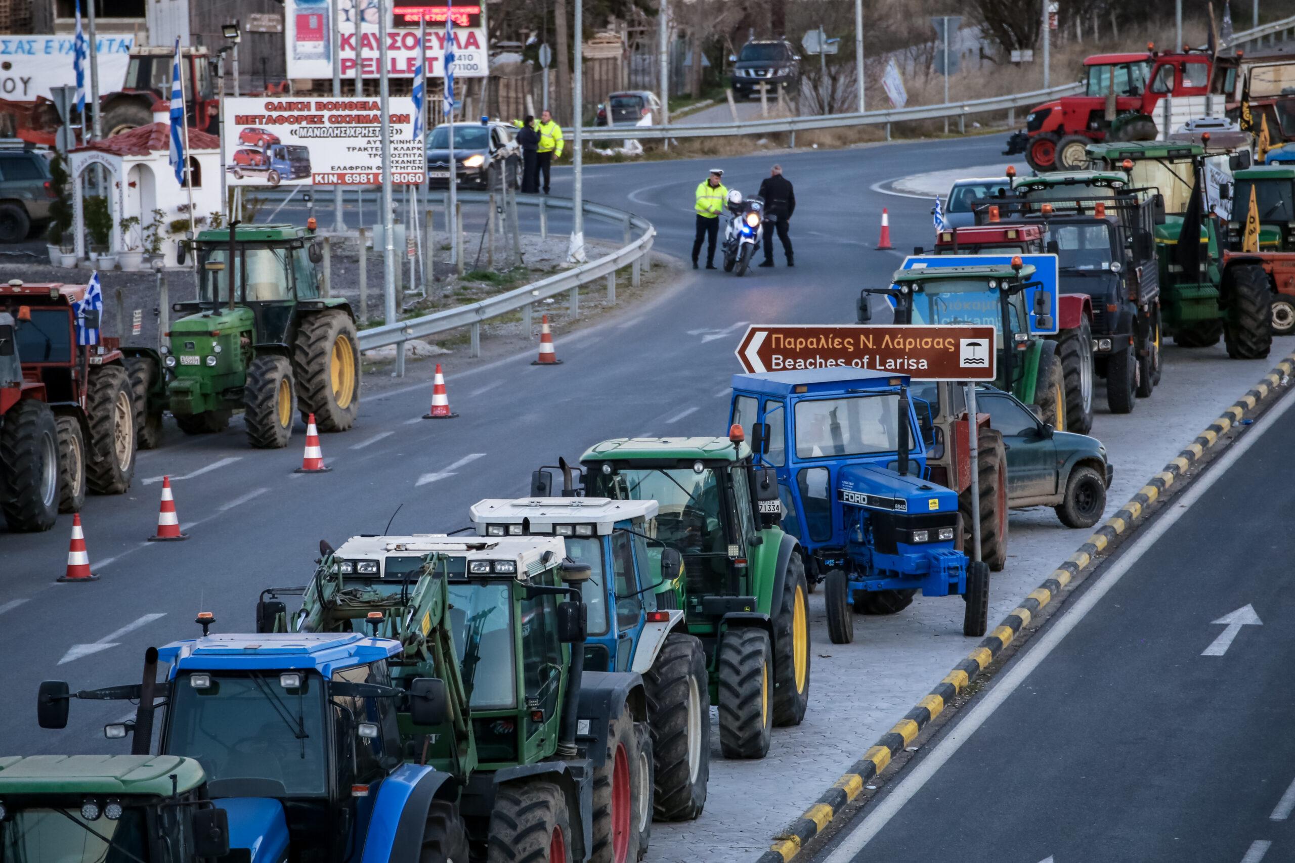 Οι αγρότες όρισαν τη 15μελή επιτροπή που θα συναντηθεί με τον πρωθυπουργό την Τρίτη