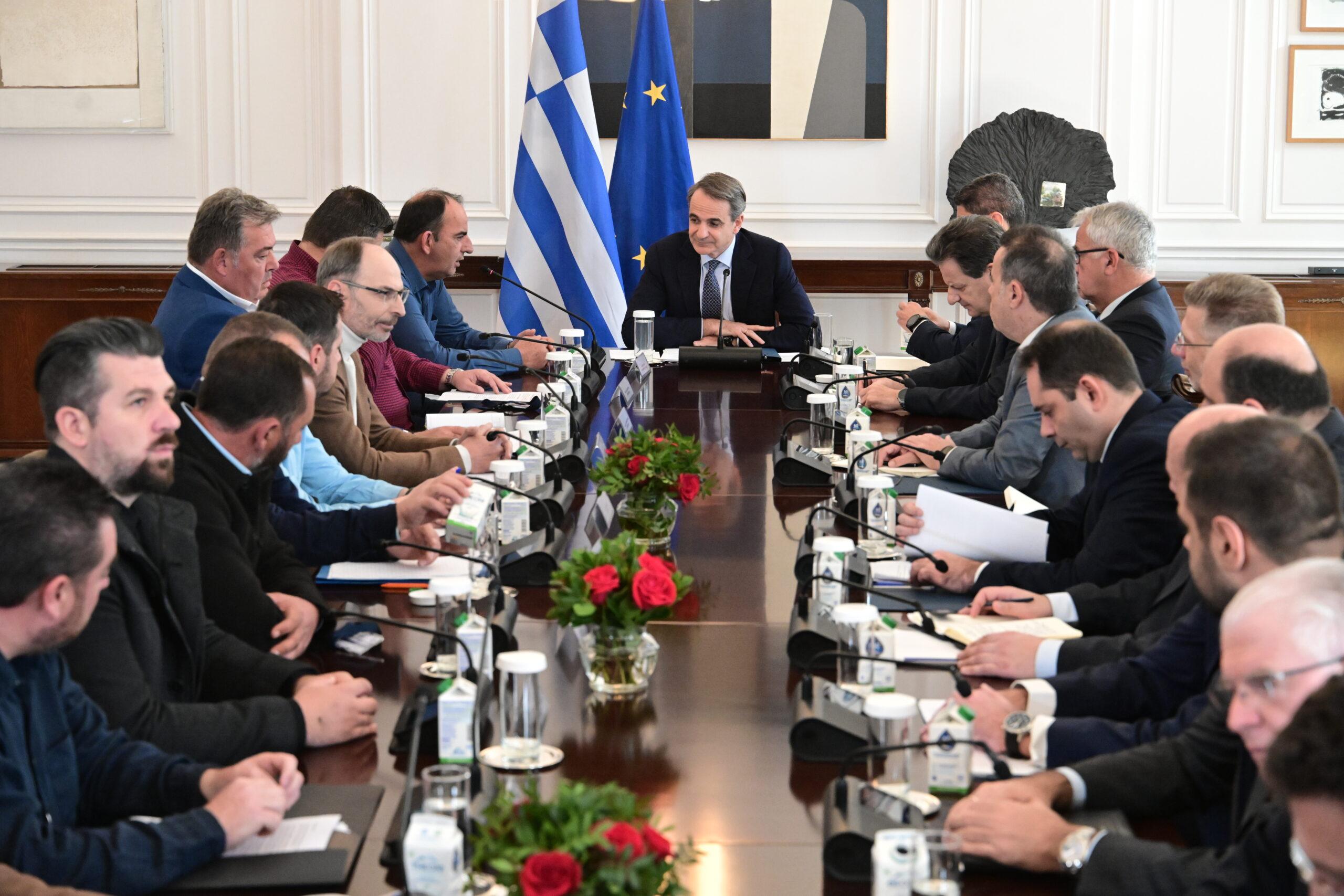 Στο Μέγαρο Μαξίμου οι αγρότες – Σε εξέλιξη η συνάντηση με τον Κυριάκο Μητσοτάκη